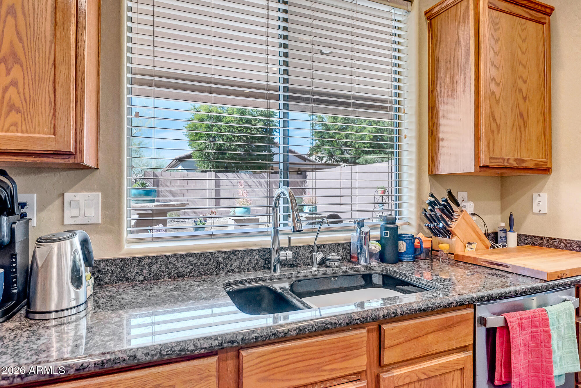 41314 N ROLLING GREEN Way