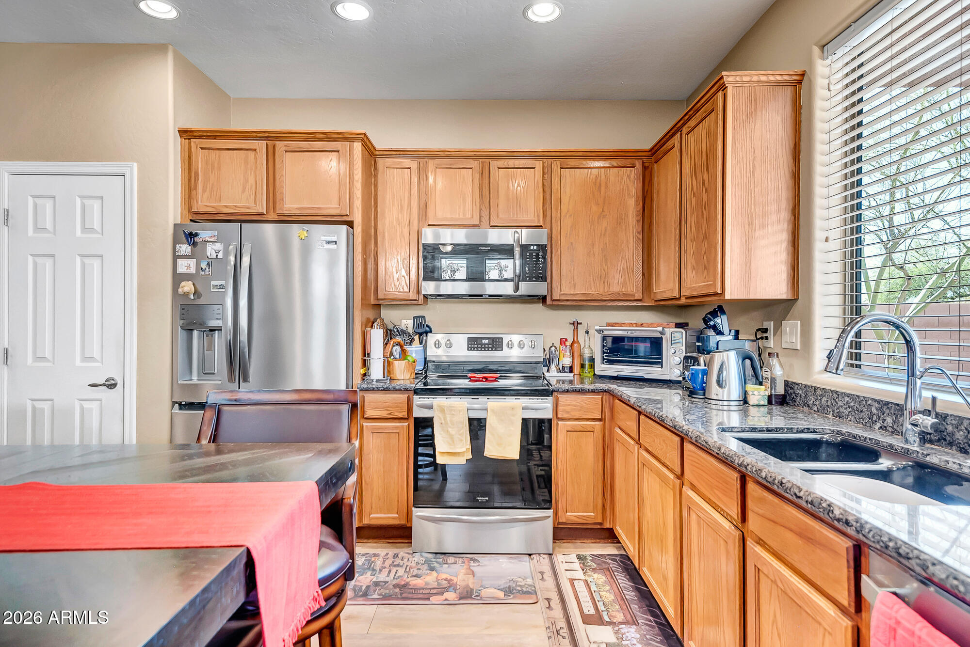 41314 N ROLLING GREEN Way