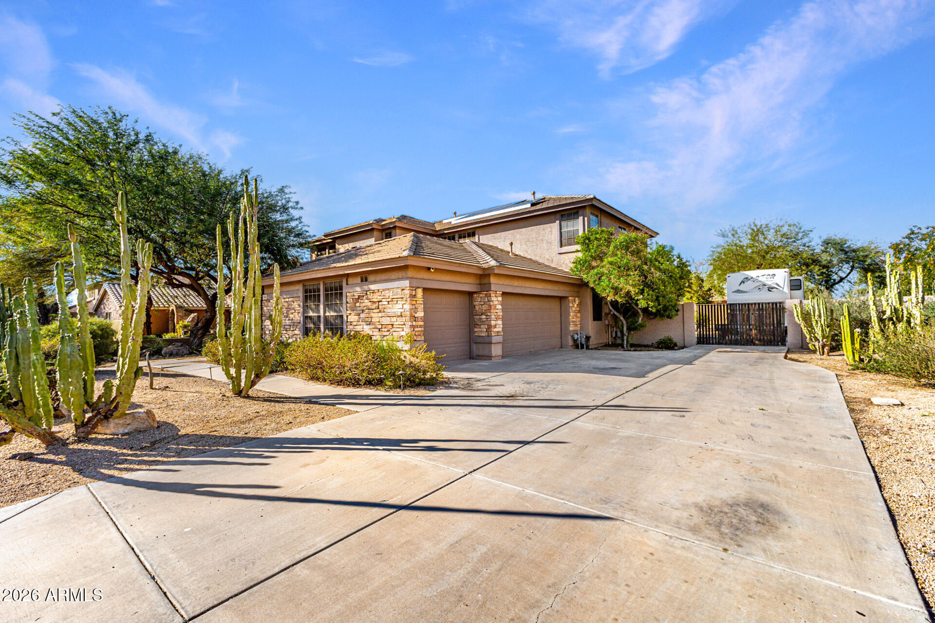 8004 W DONALD Drive