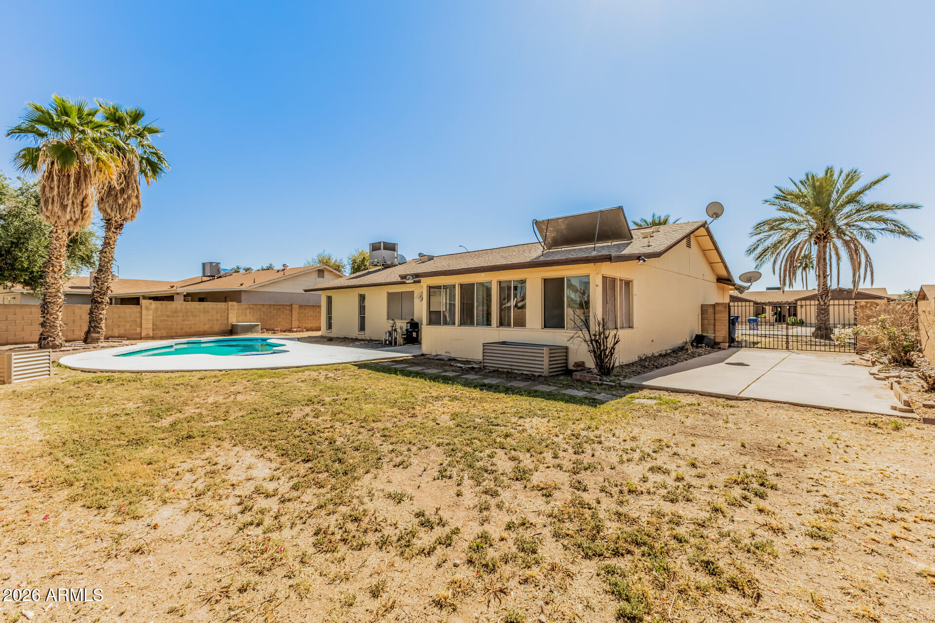 2036 E MARILYN Avenue
