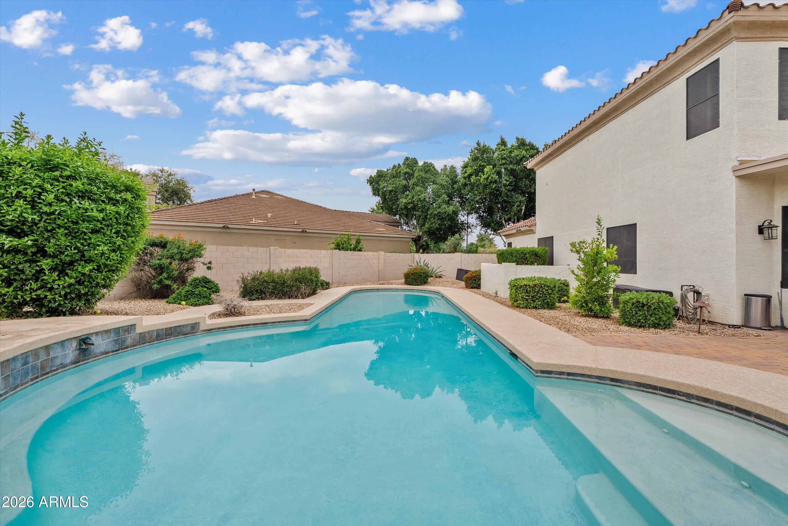 1515 E SARATOGA Court