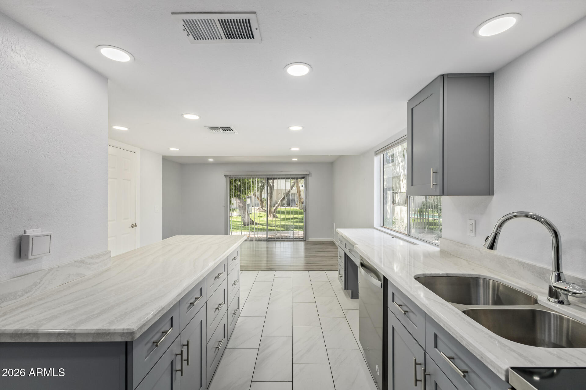 122 S HARDY Drive 50