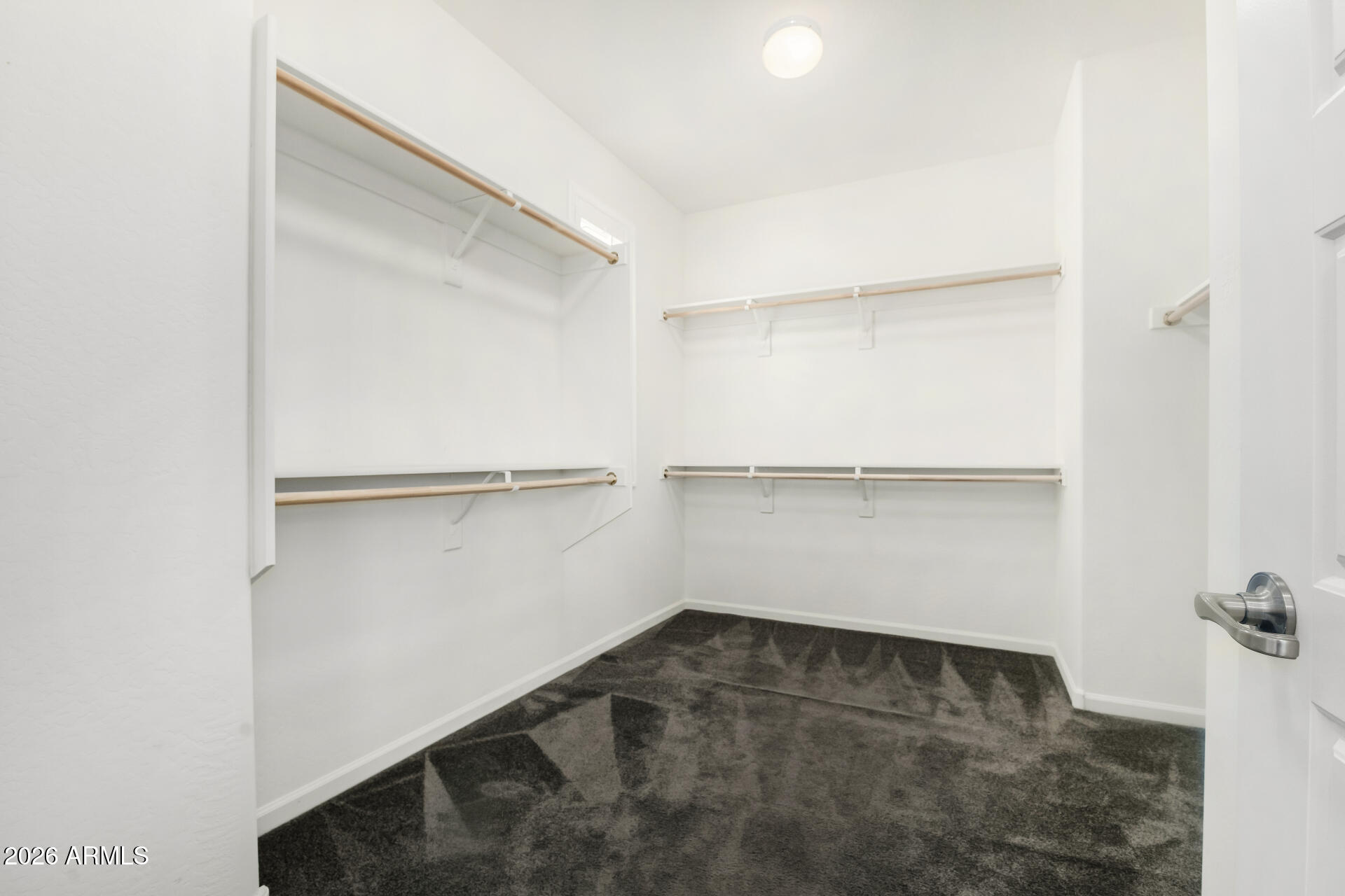 1527 W WINDHAVEN Avenue