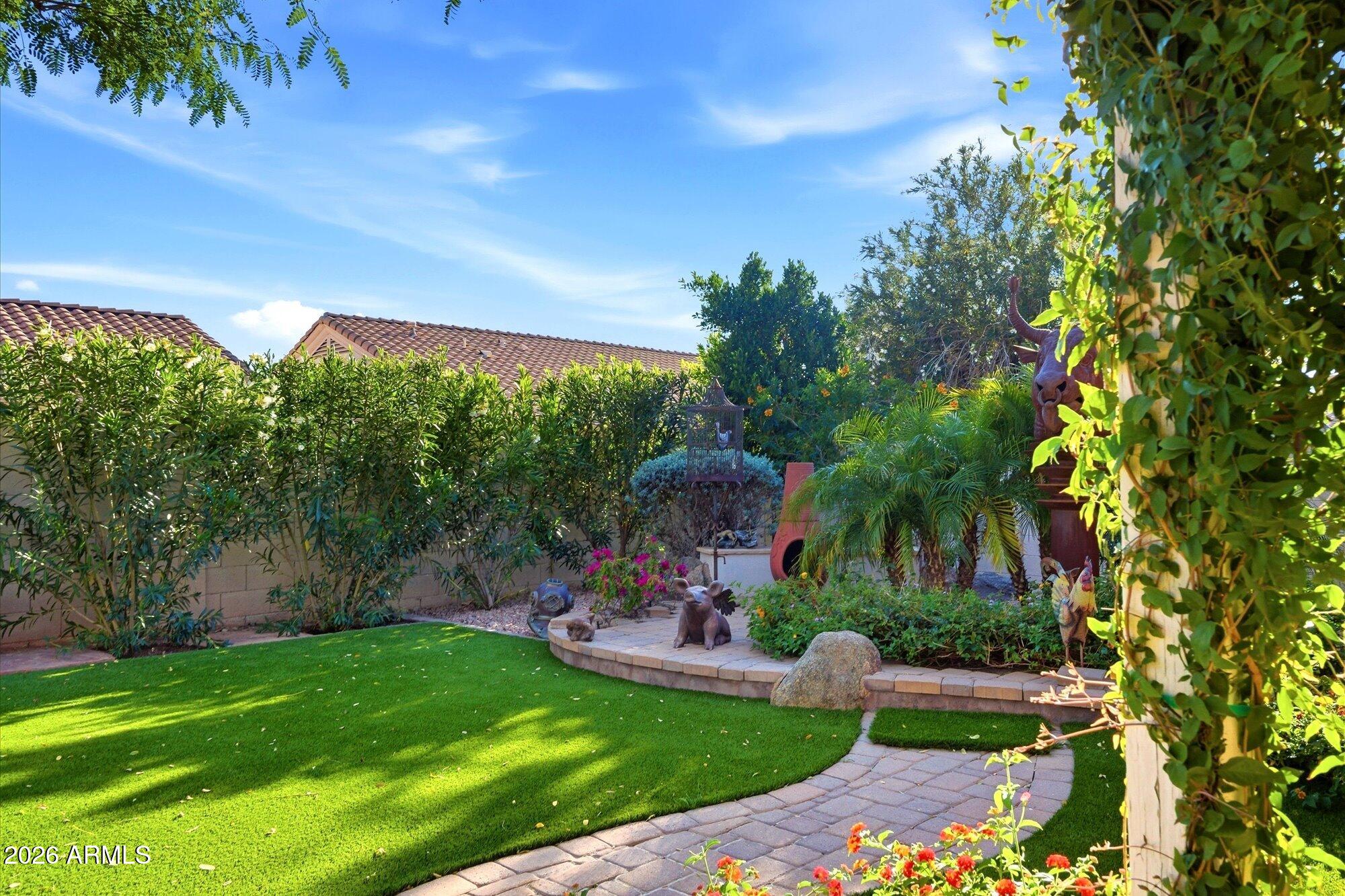 9827 E BLANCHE Drive