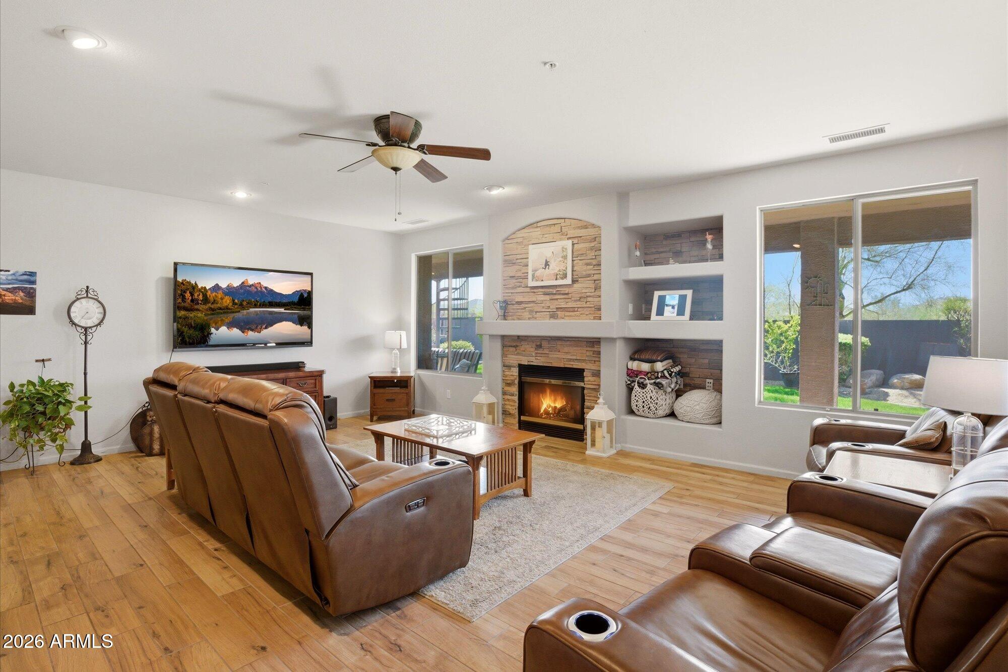 6117 E PALOMINO Lane