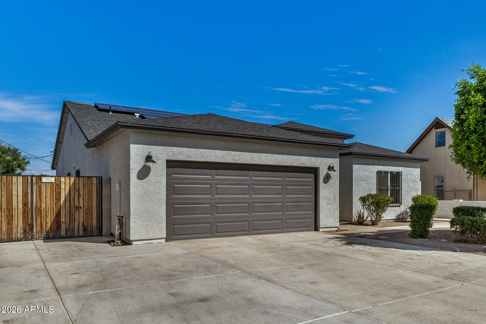 210 W SUNLAND Avenue