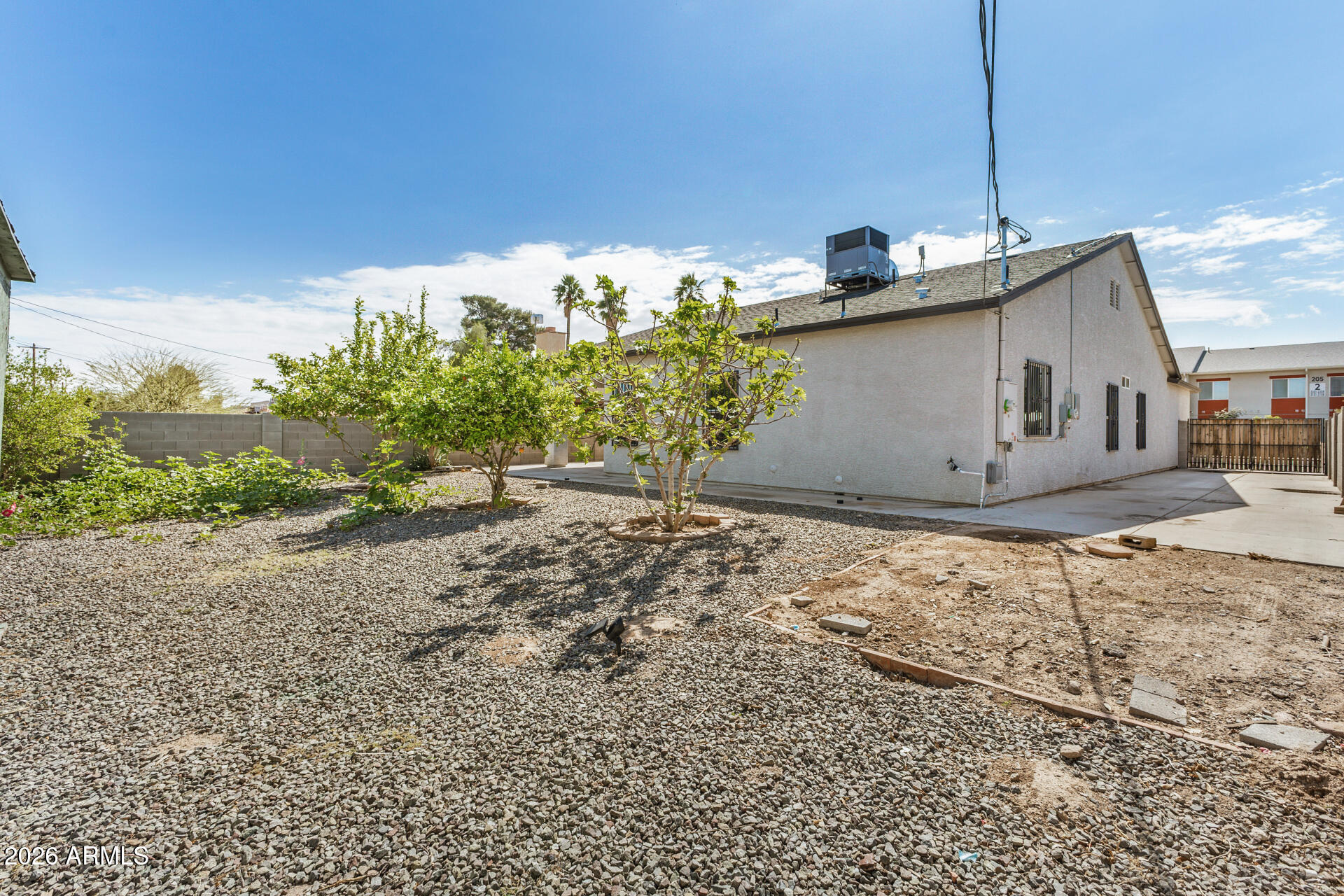 210 W SUNLAND Avenue