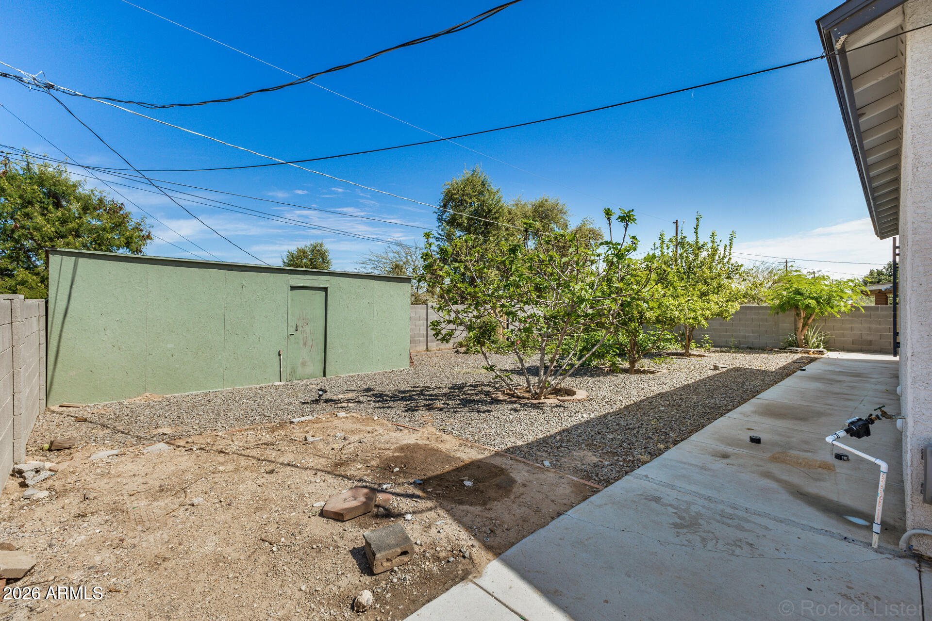 210 W SUNLAND Avenue