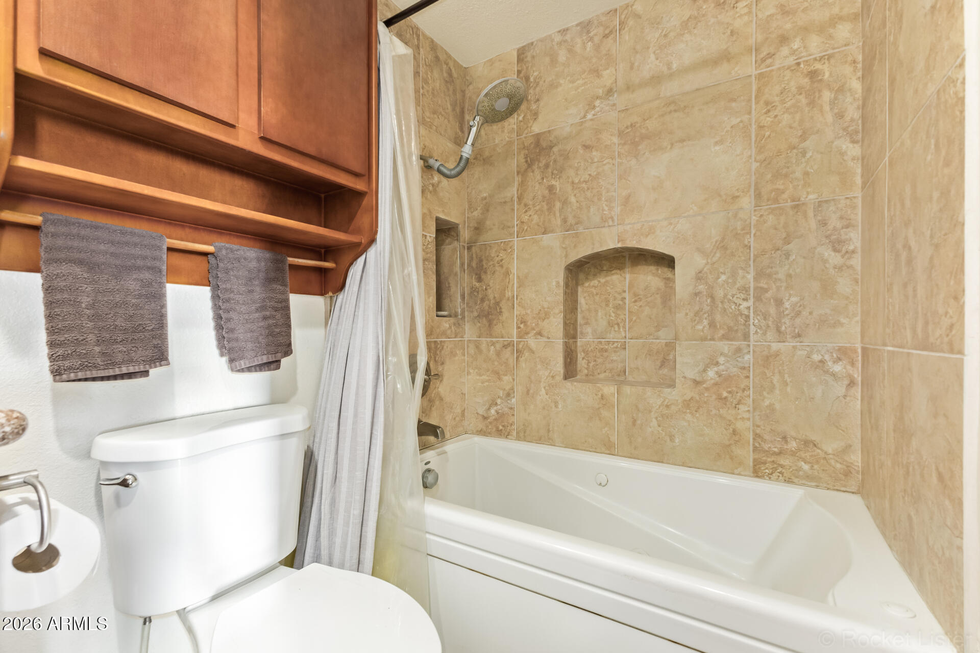 3932 E SURREY Avenue