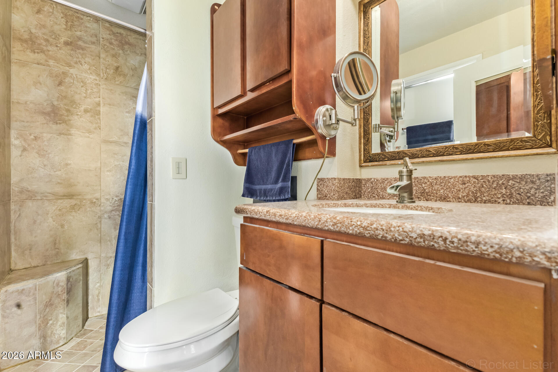 3932 E SURREY Avenue