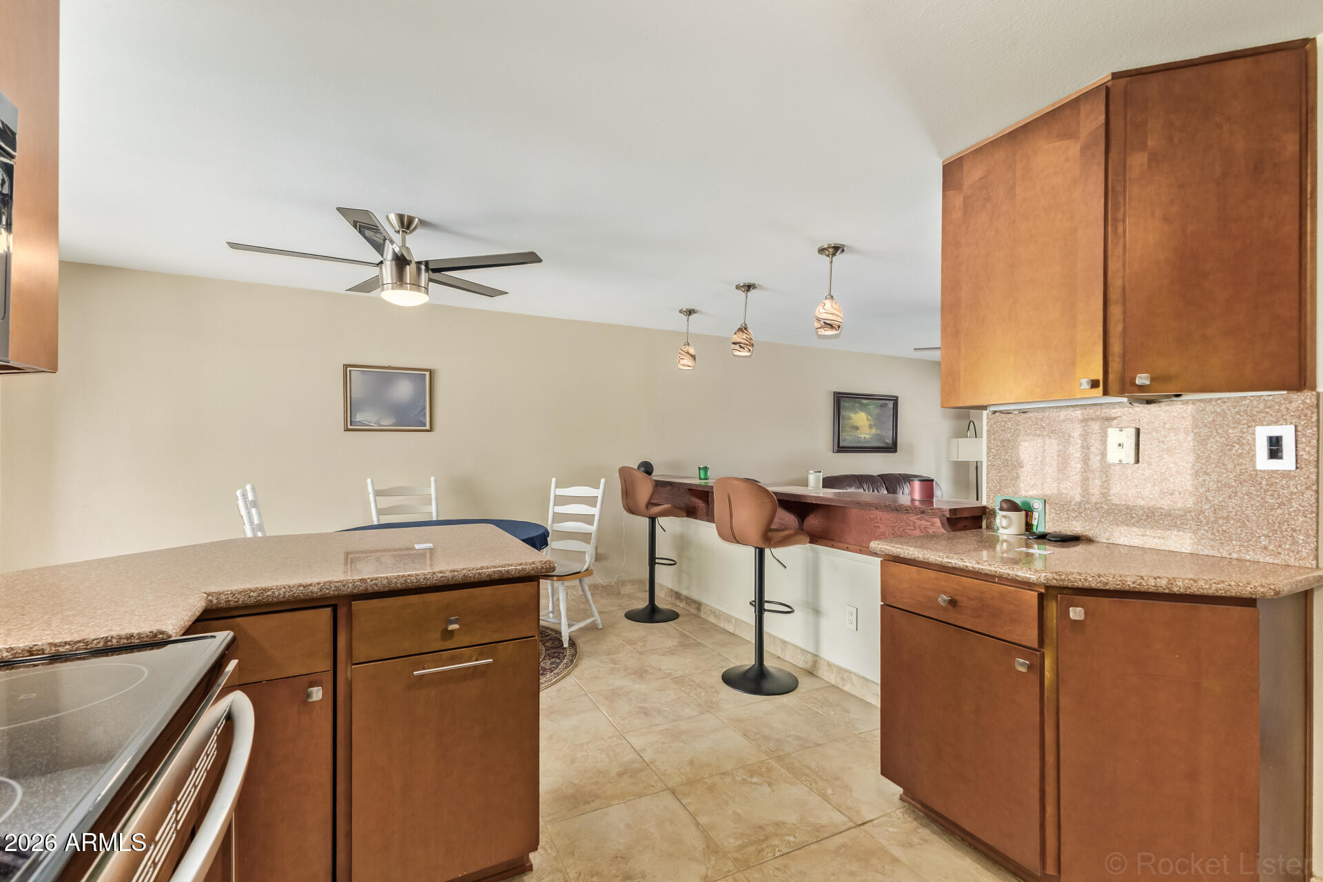 3932 E SURREY Avenue