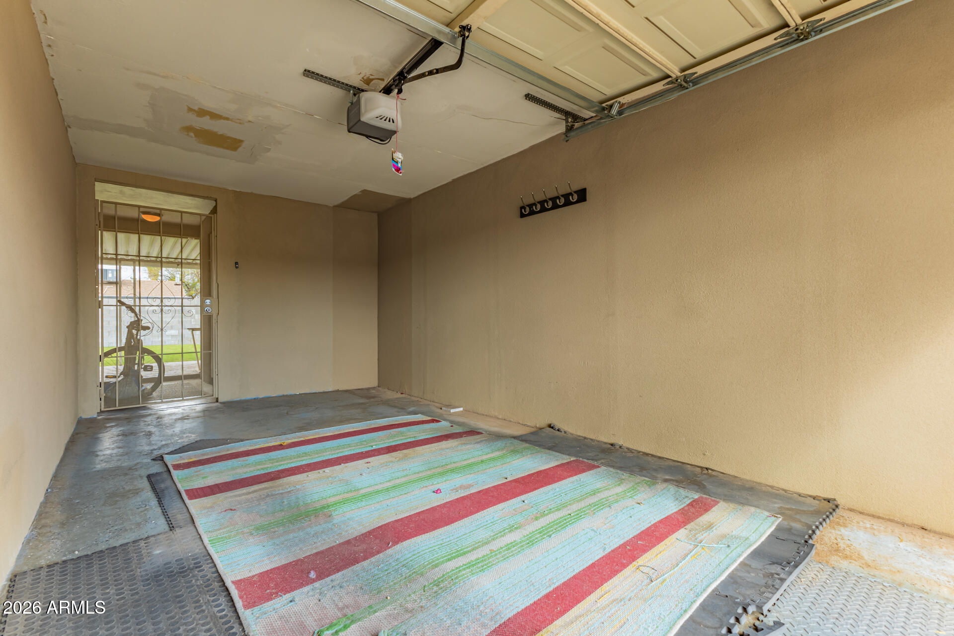 3932 E SURREY Avenue