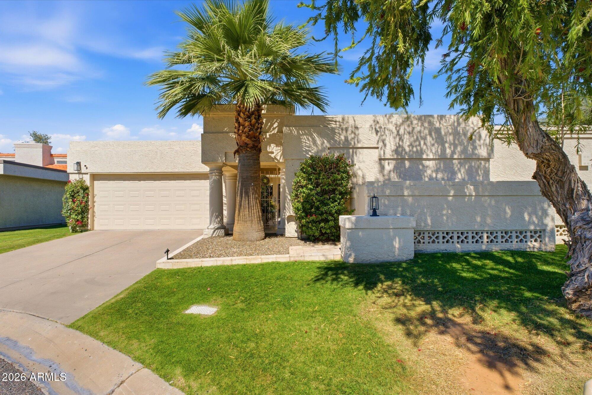8212 E DEL CUARZO Drive