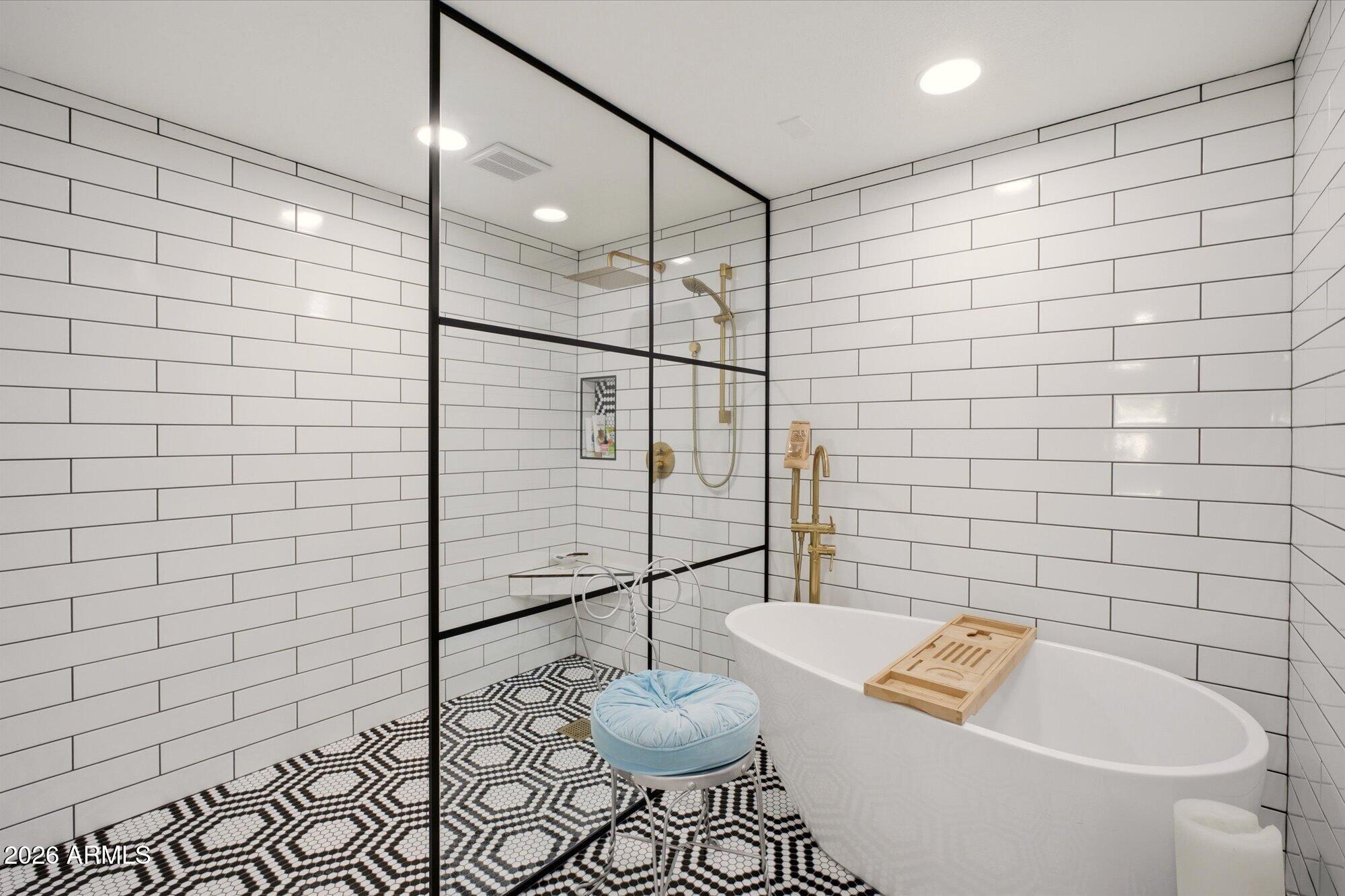 8212 E DEL CUARZO Drive