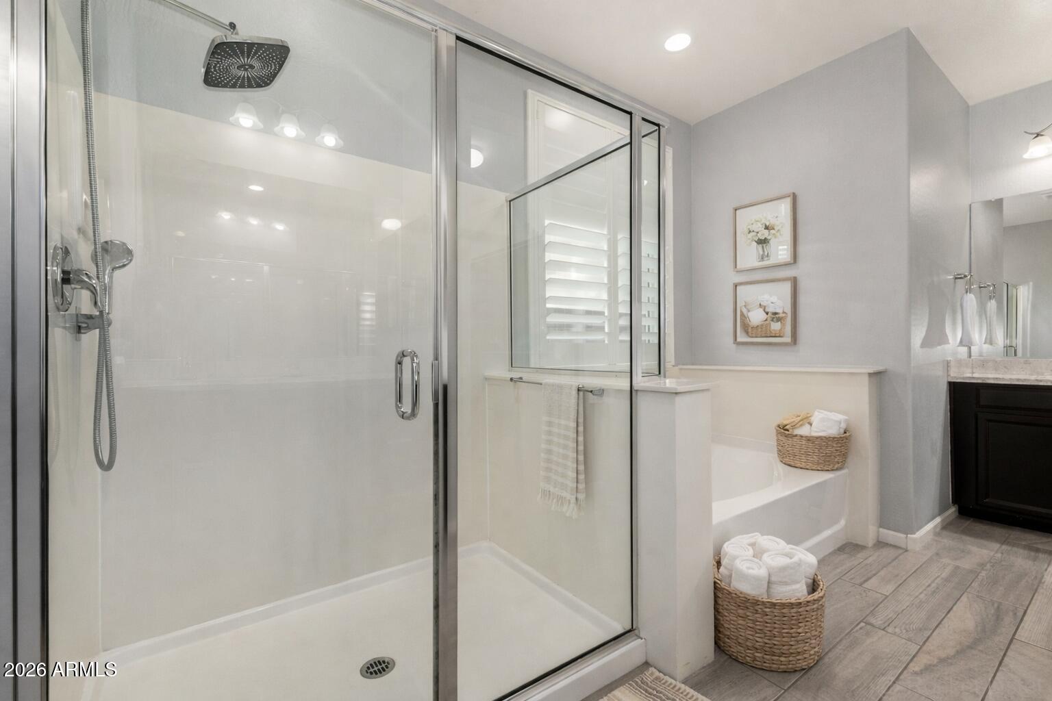 10529 E DURANT Drive