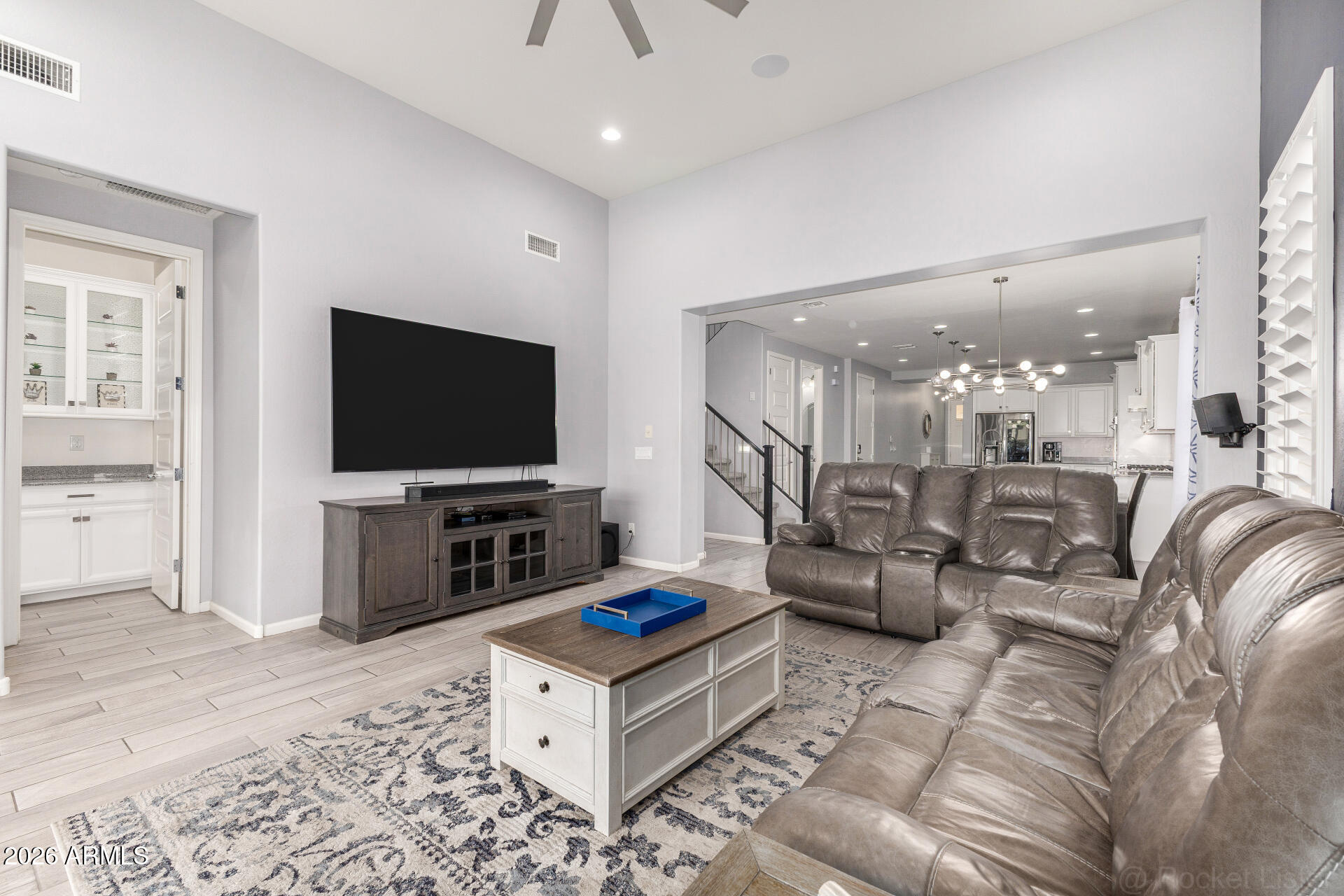 10529 E DURANT Drive