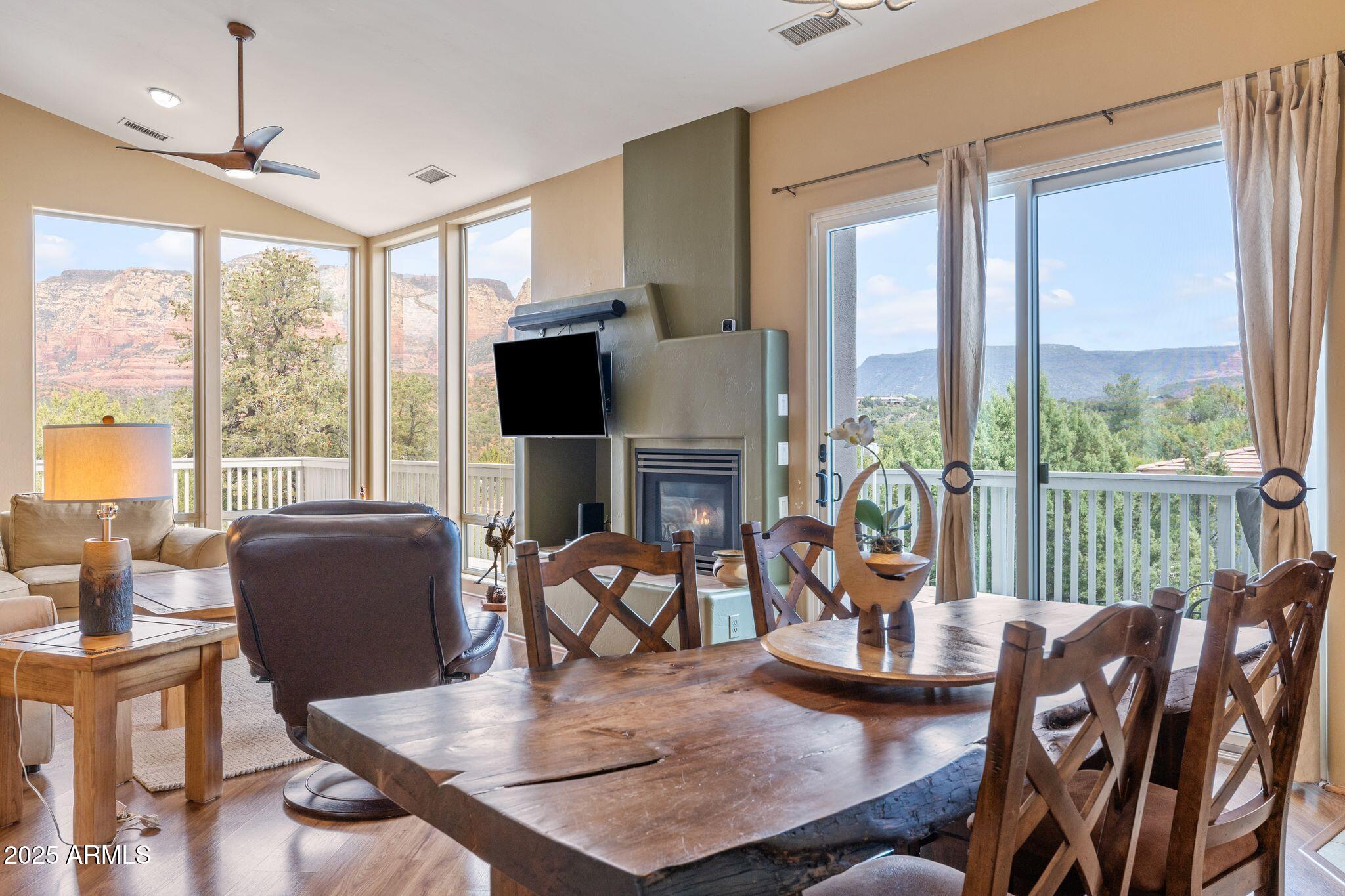 190 ROLLING HILLS Road