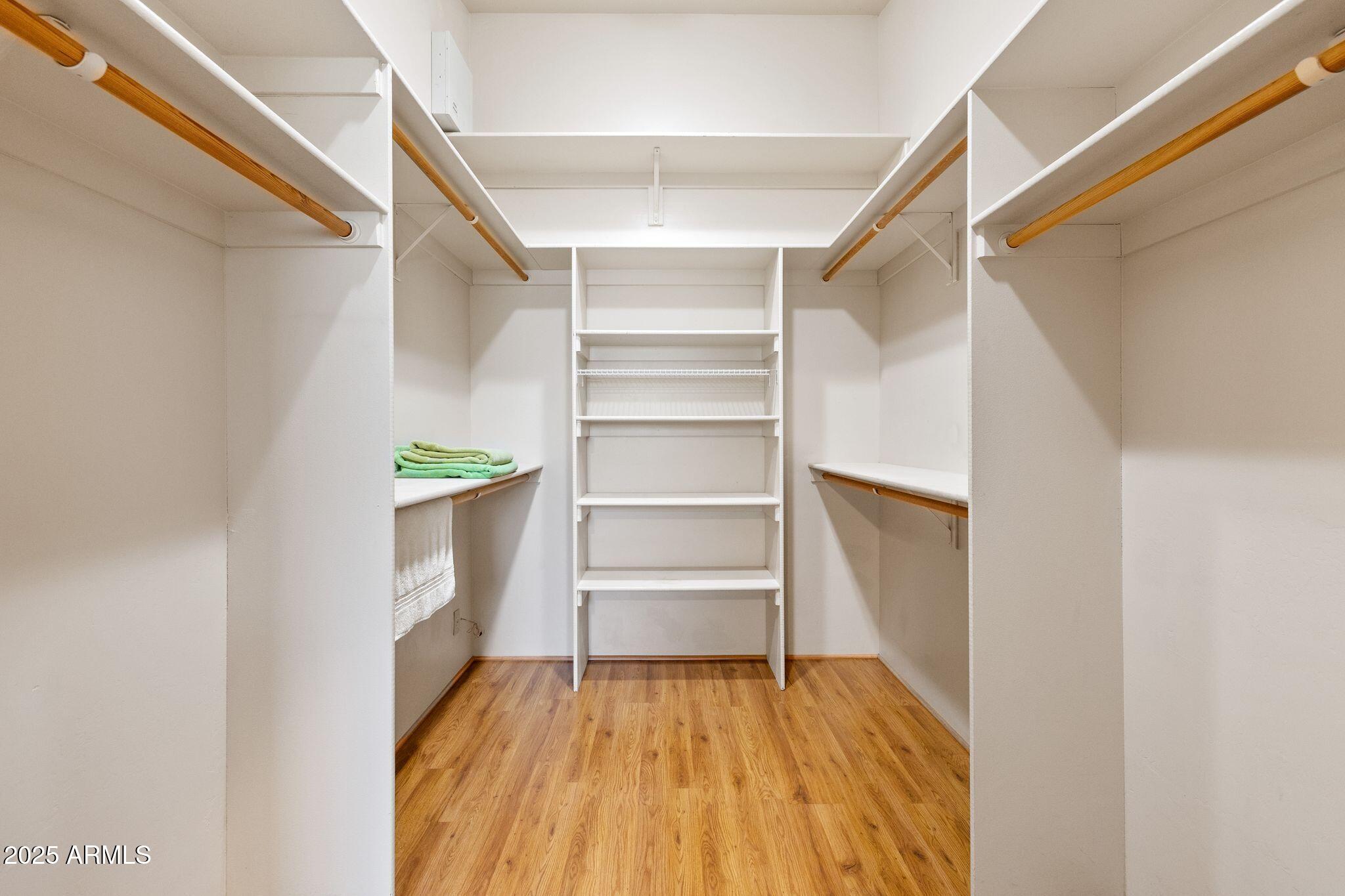 190 ROLLING HILLS Road