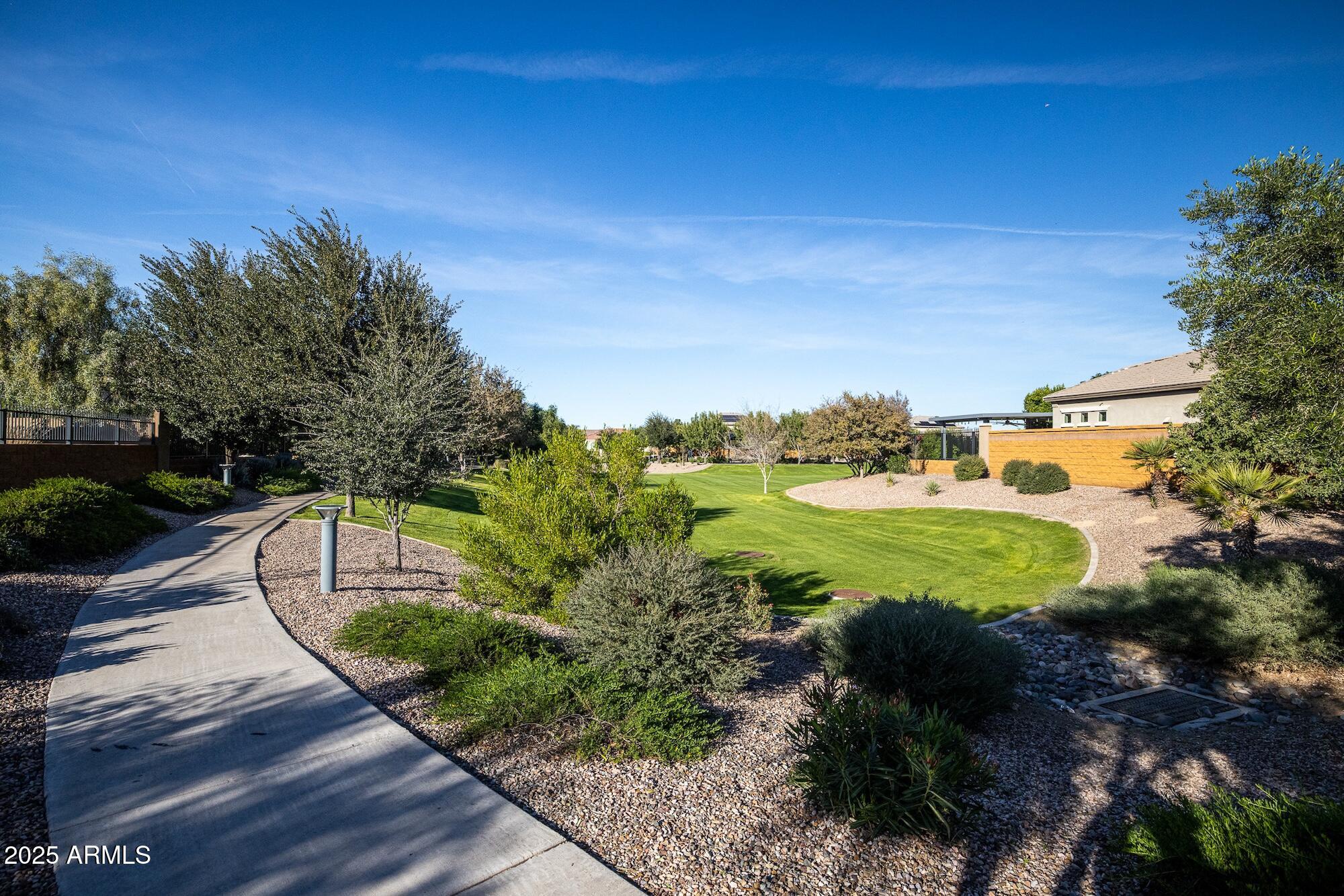 3962 E REDWOOD Place