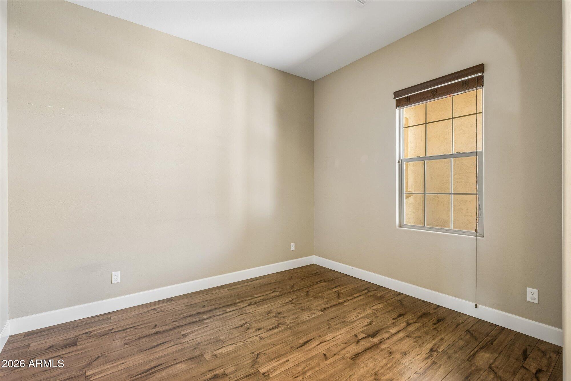 3962 E REDWOOD Place