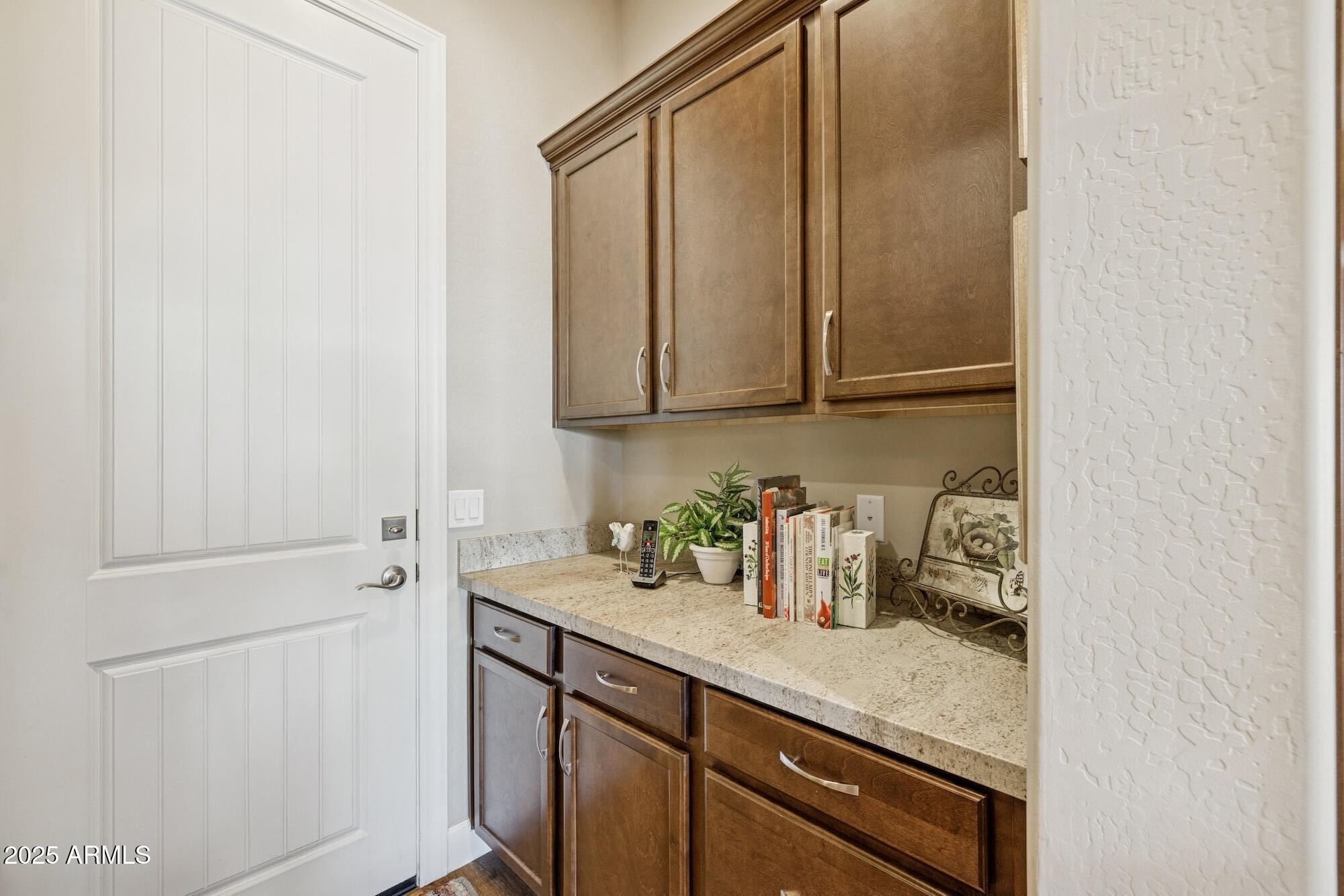 3962 E REDWOOD Place