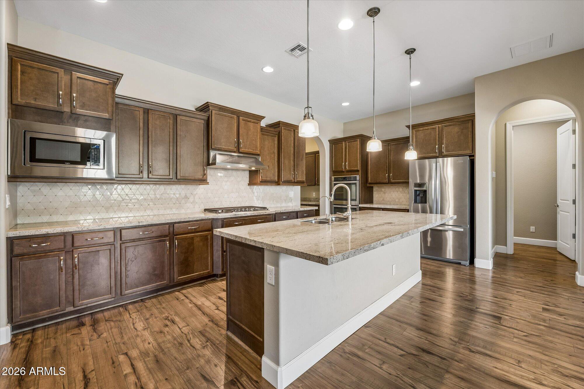 3962 E REDWOOD Place