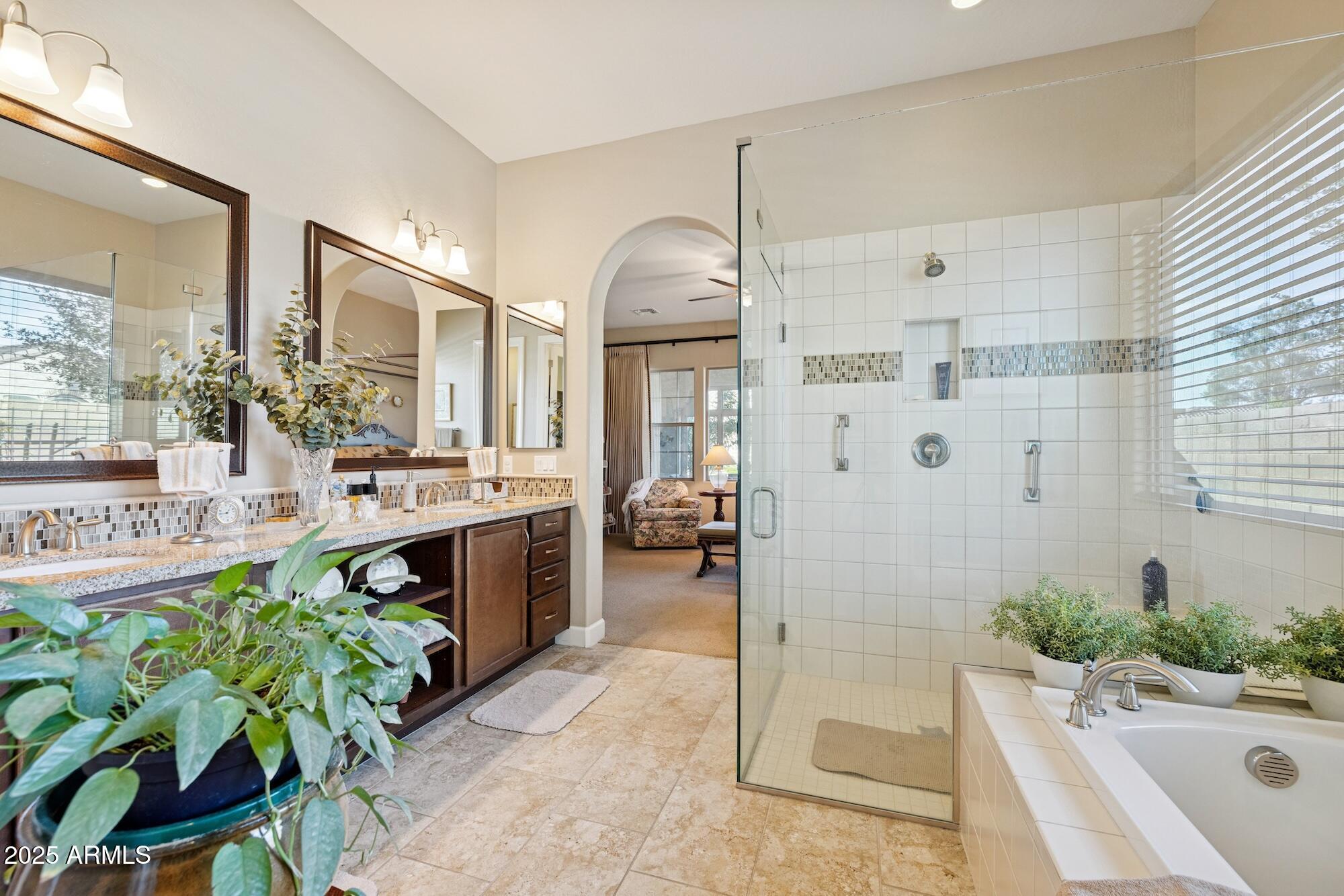 3962 E REDWOOD Place