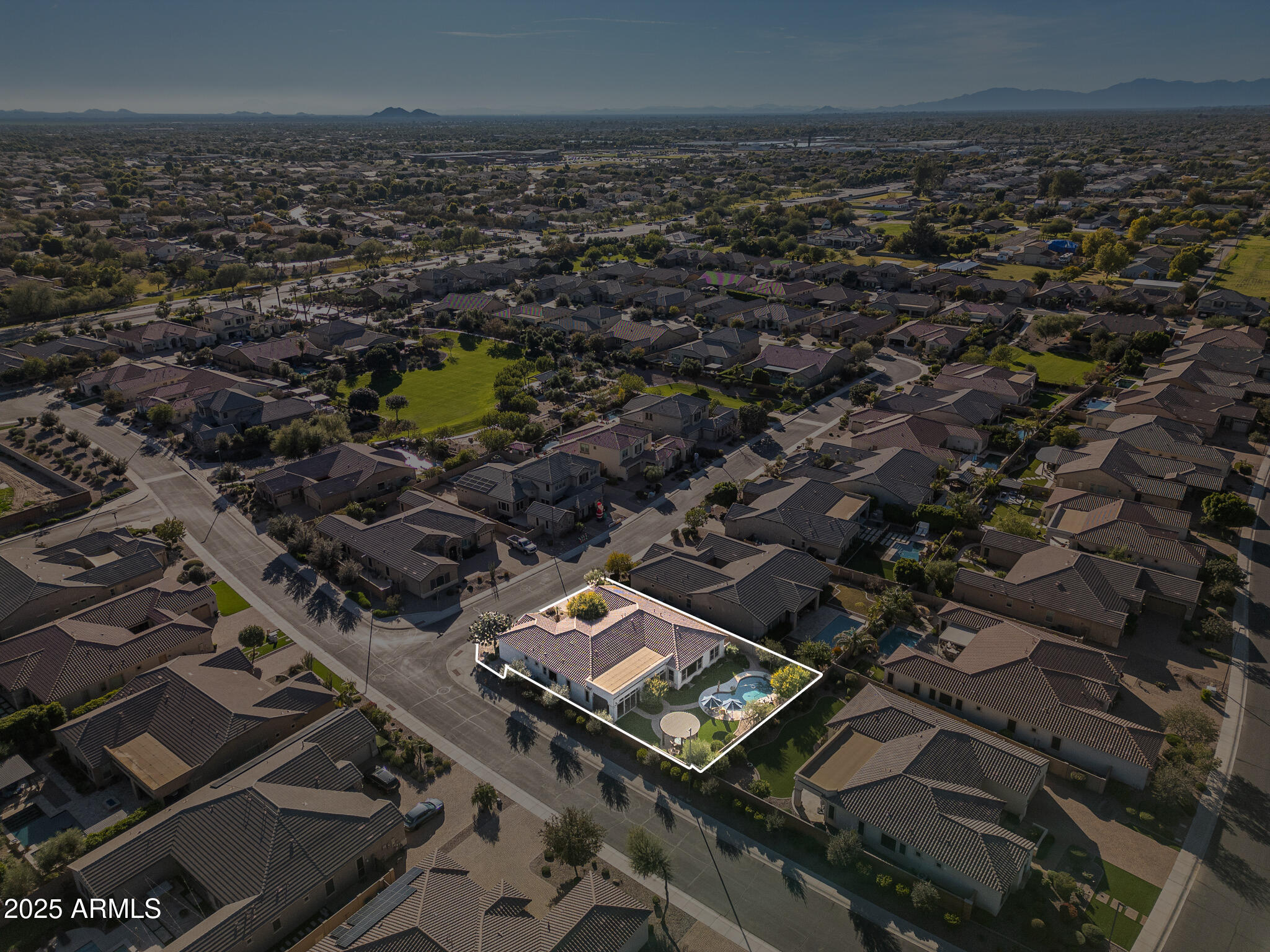 3962 E REDWOOD Place