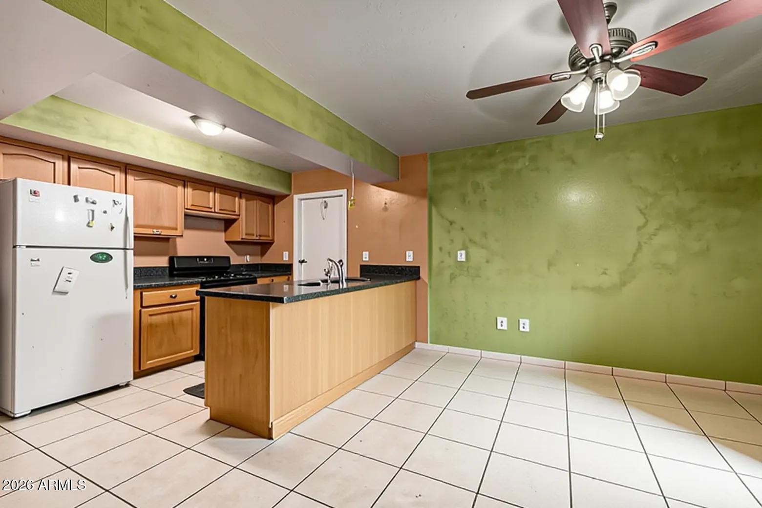 319 S 7TH Street