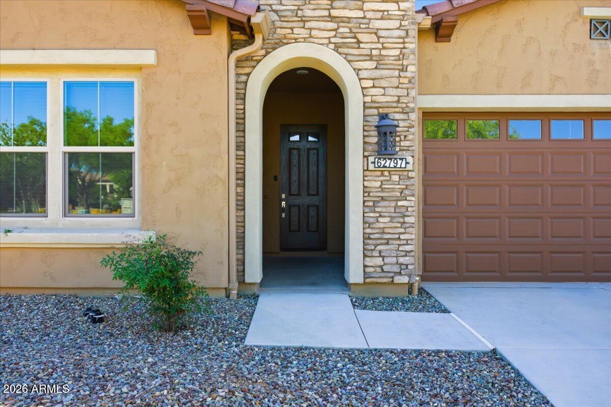 62797 E THUNDER ROCK Drive