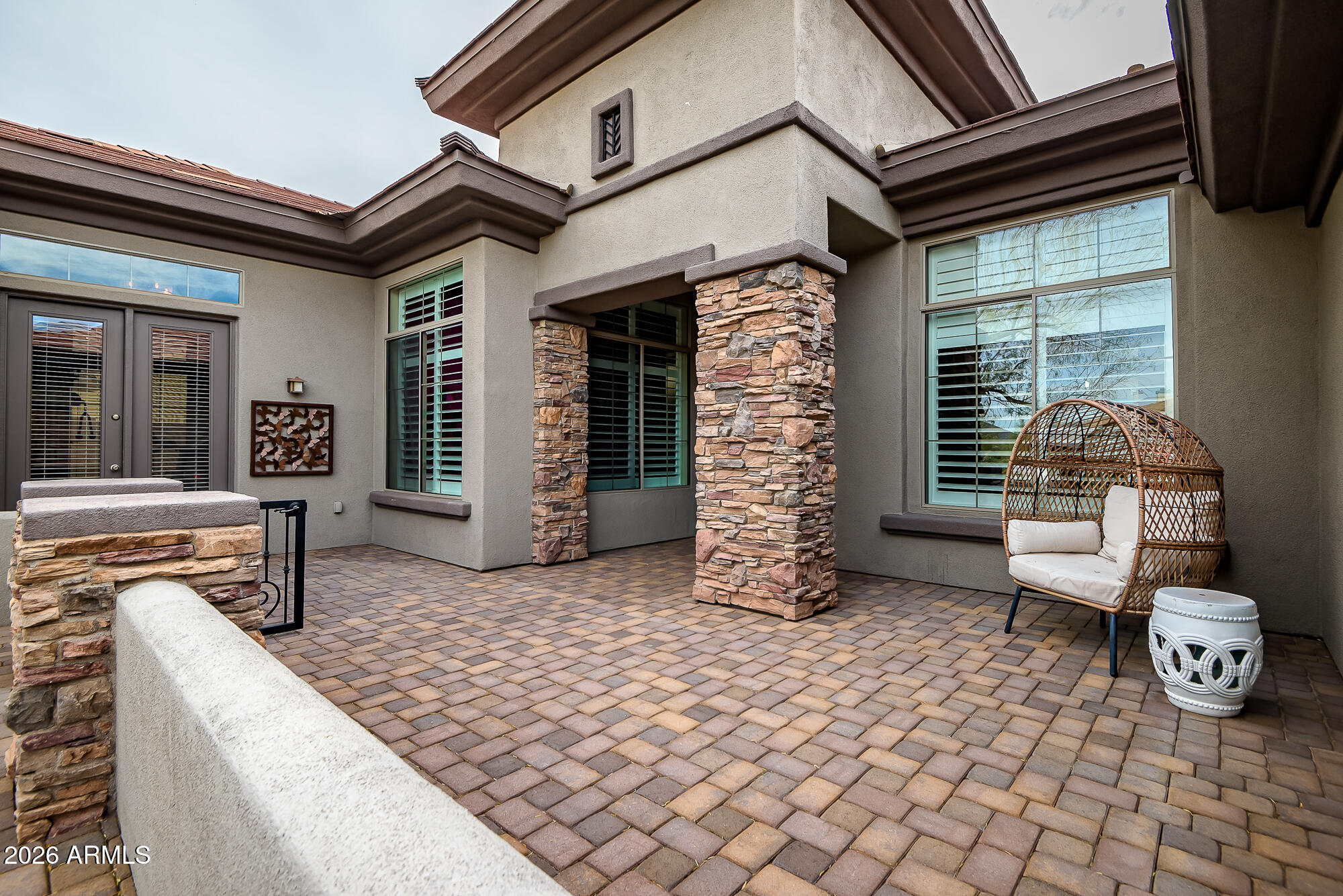 1529 W LAUREL GREENS Court