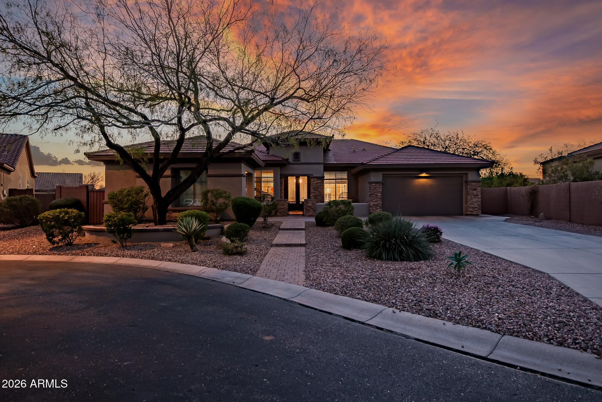 1529 W LAUREL GREENS Court