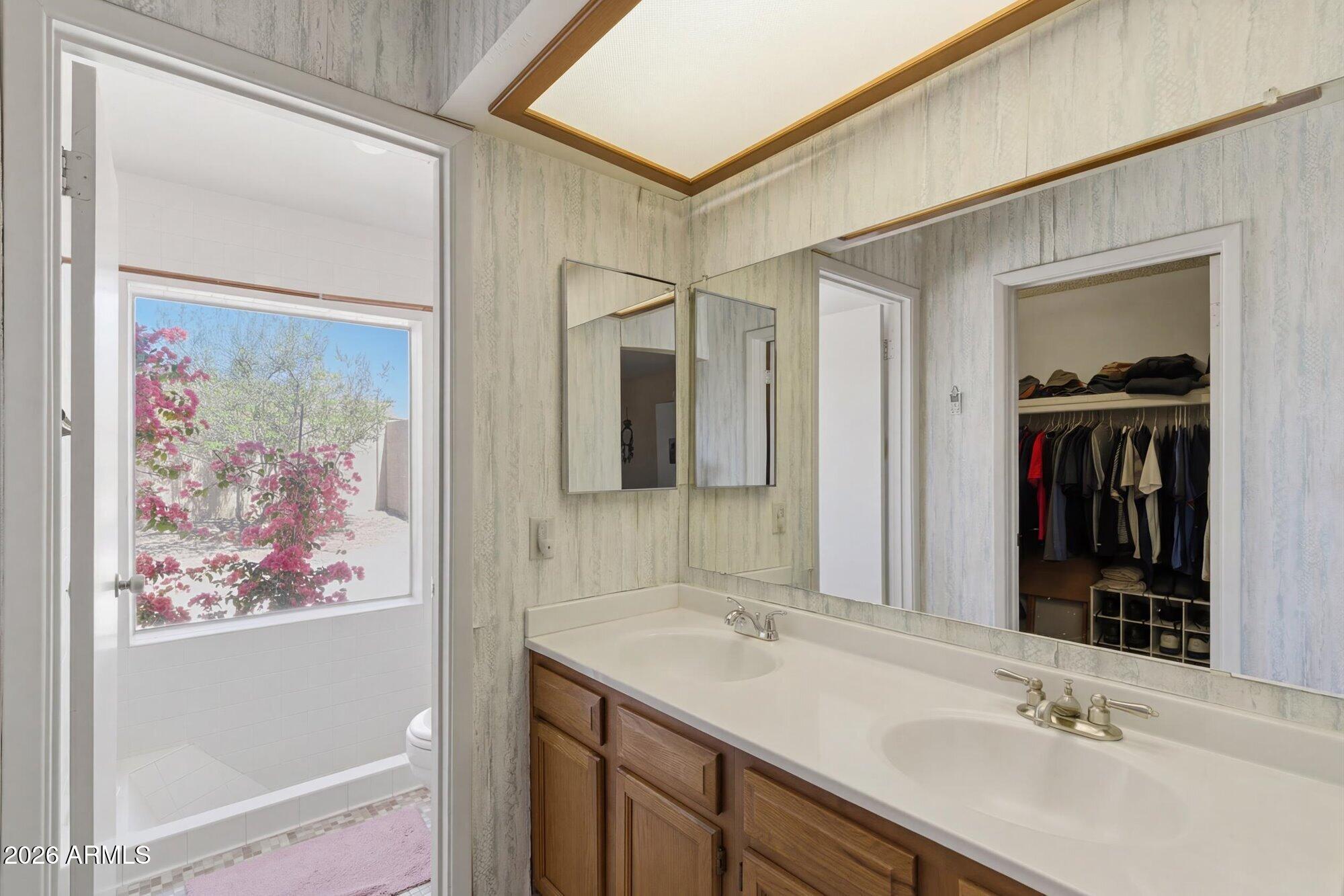 232 W VILLA MARIA Drive