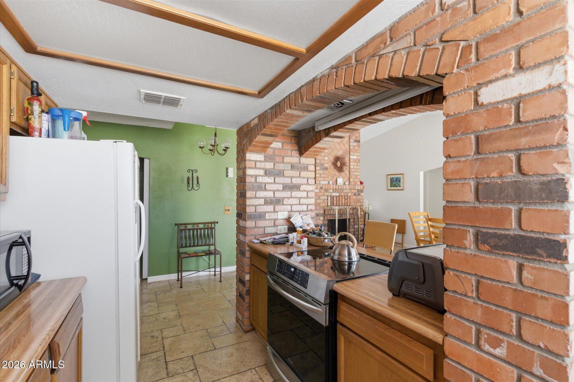 232 W VILLA MARIA Drive