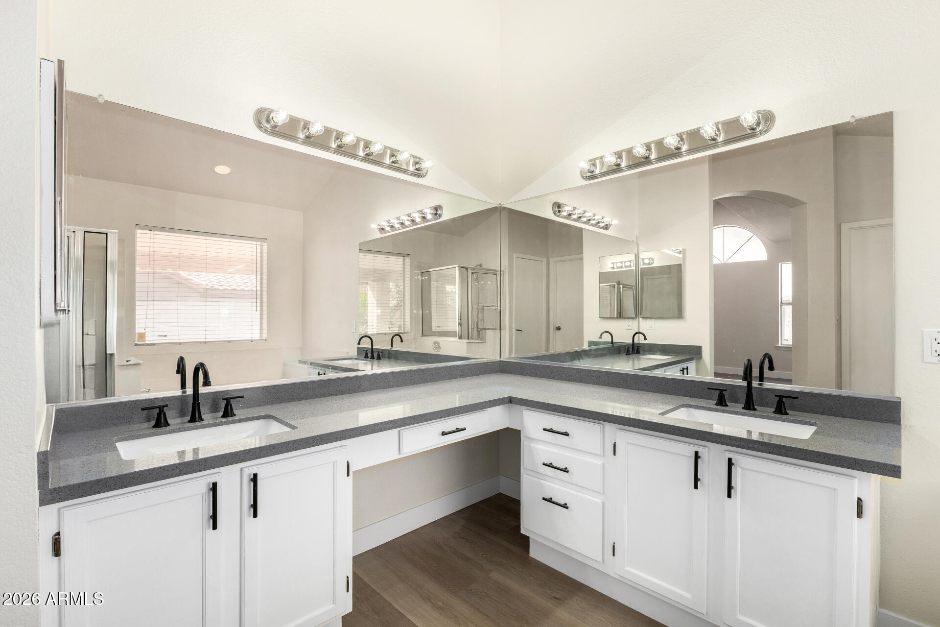 6565 E QUARTZ Street