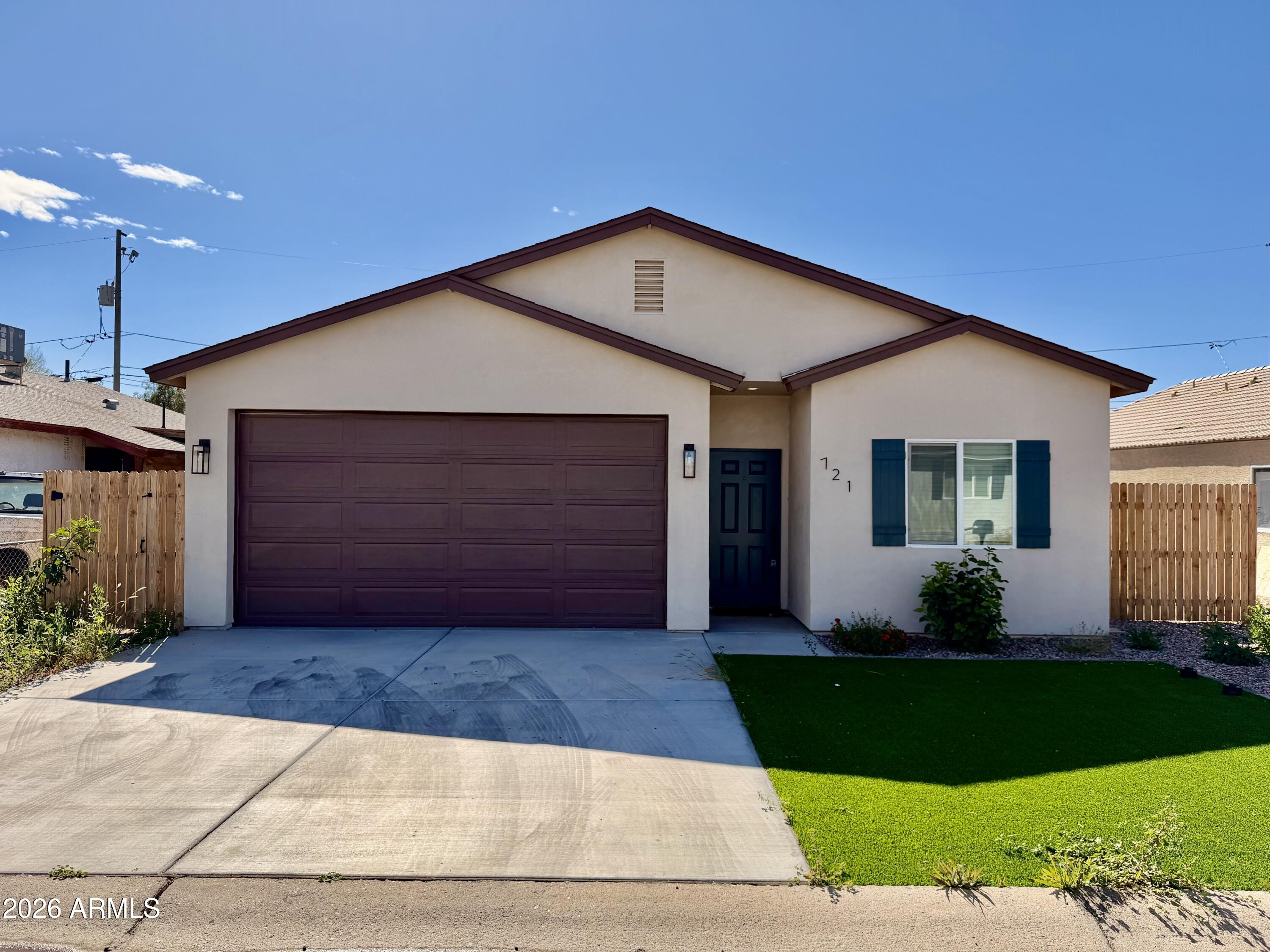 721 W OCOTILLO Street