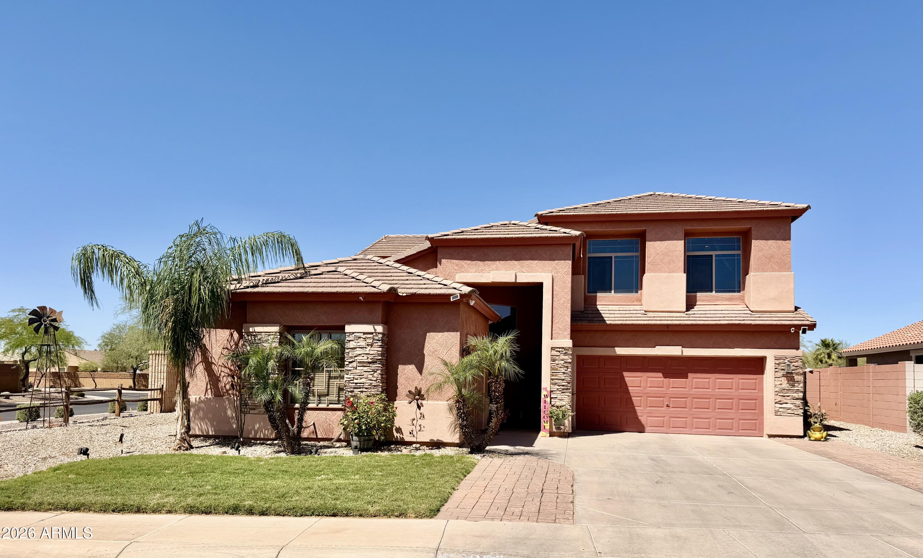 1863 N WESTFALL Lane