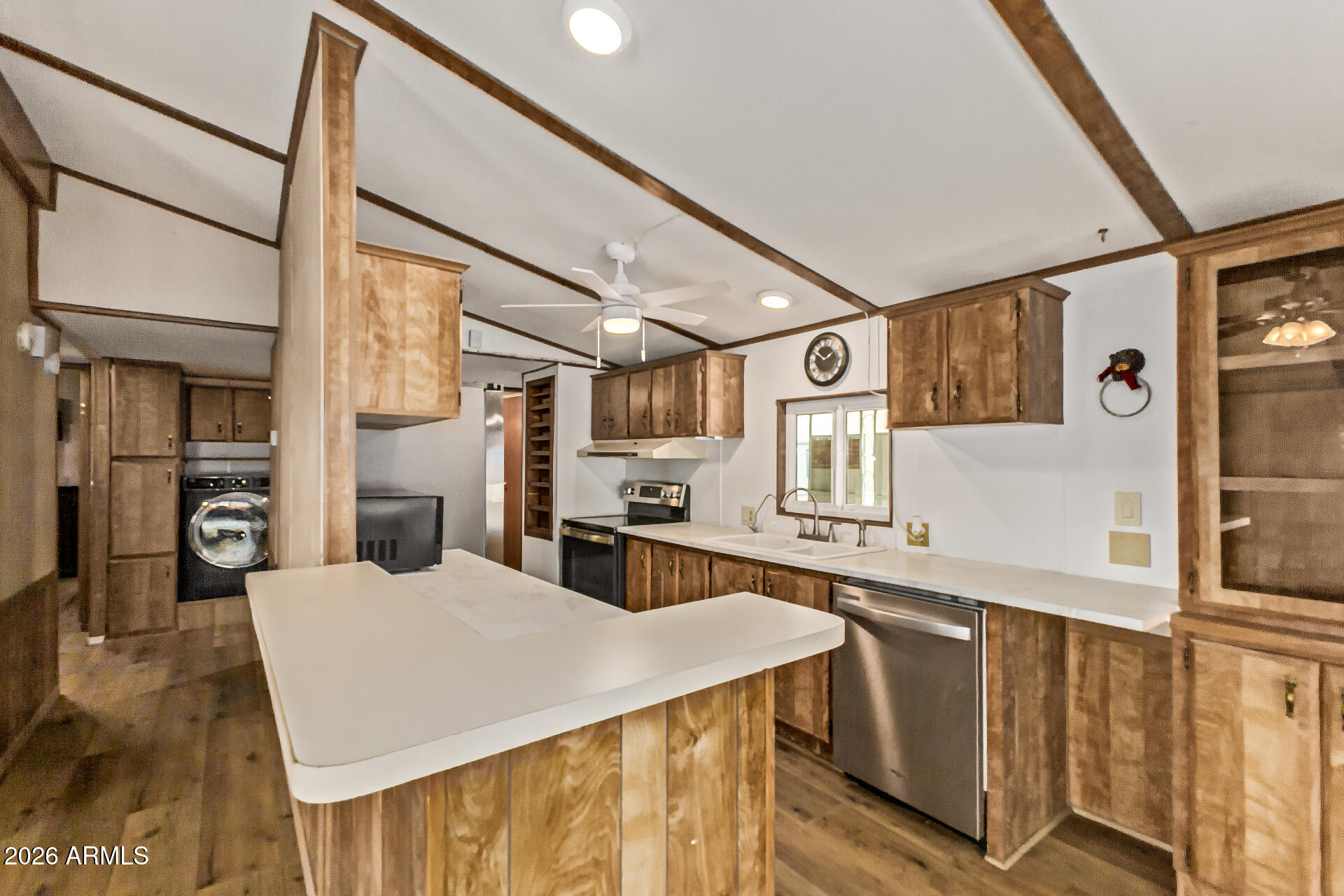 53 N MOUNTAIN Road 54