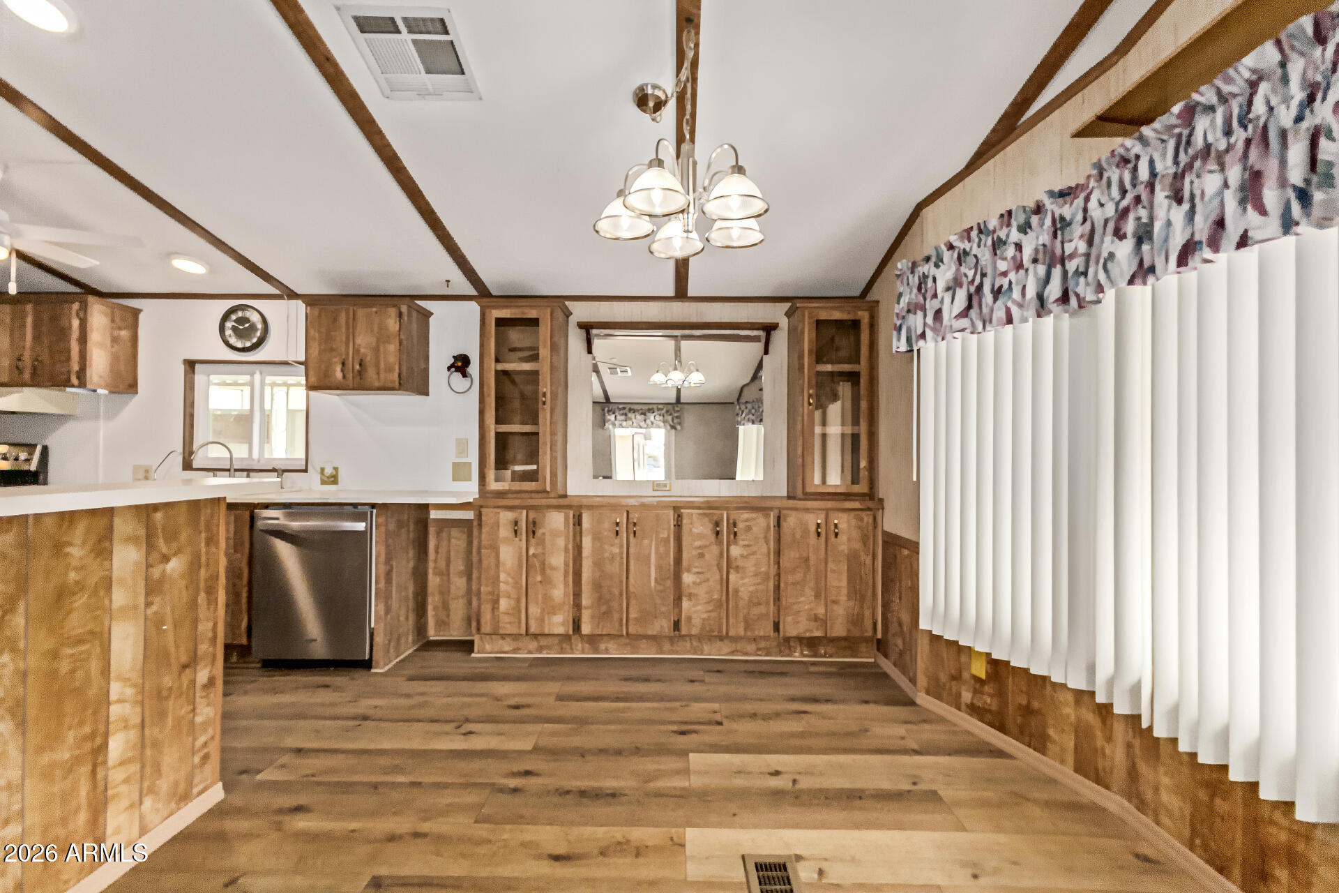 53 N MOUNTAIN Road 54