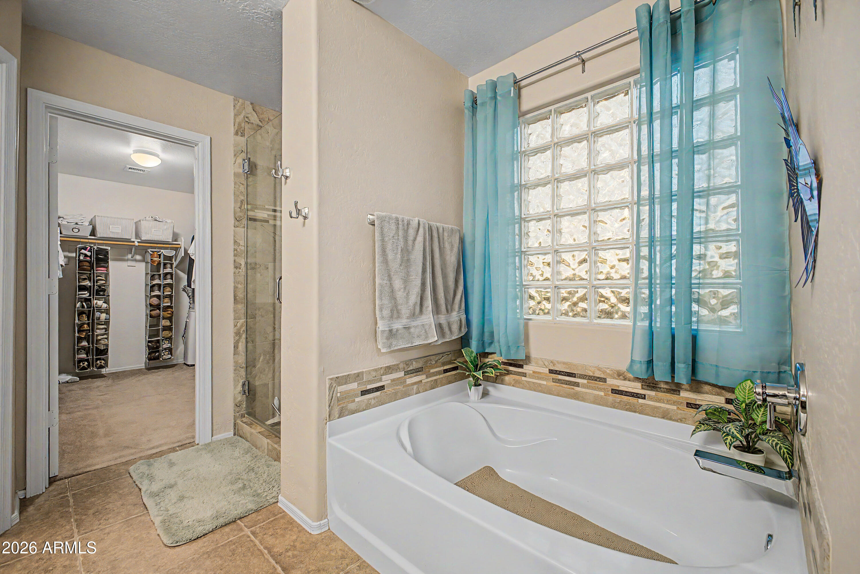 2803 W ANGEL Way