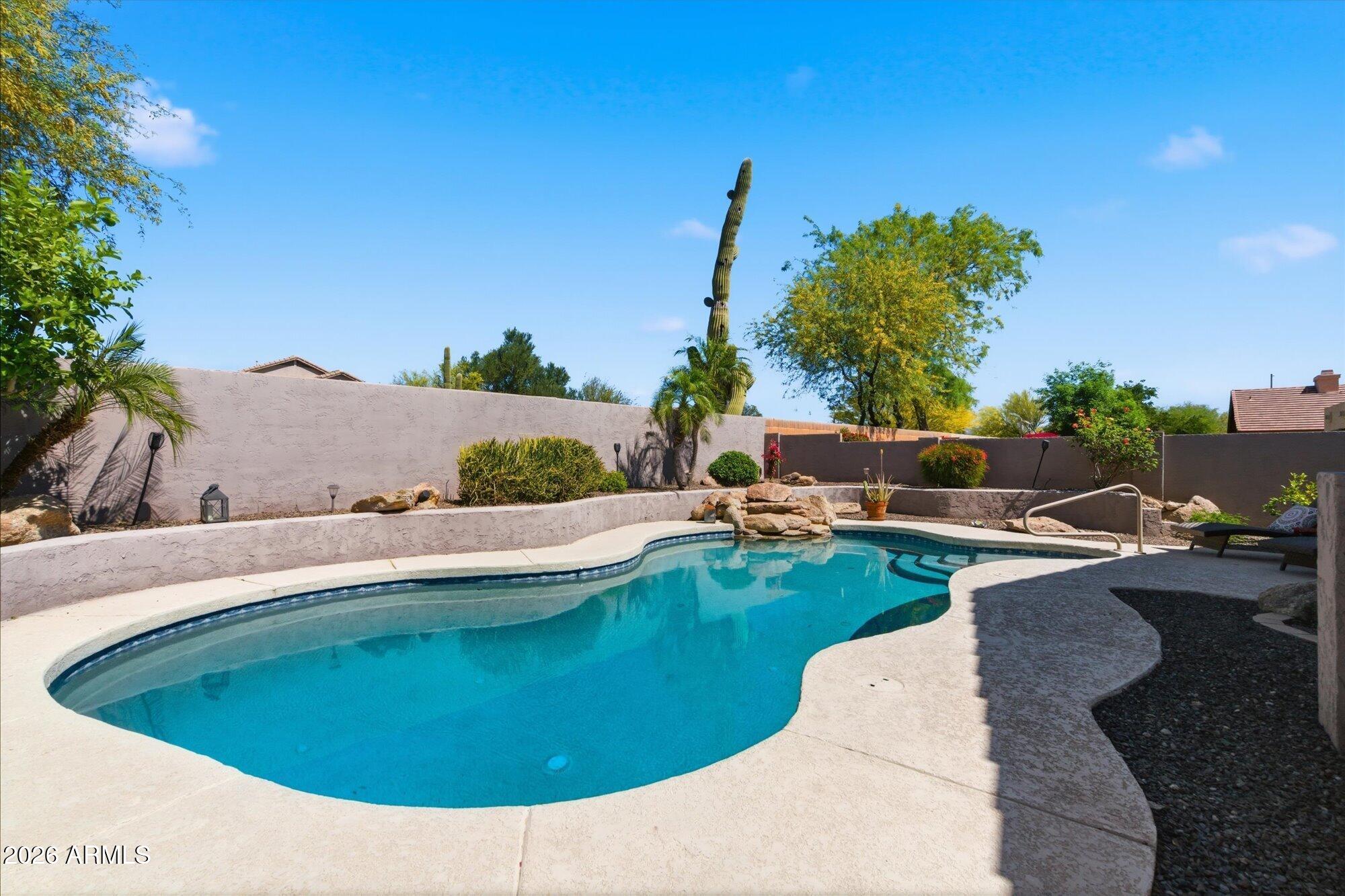 4712 E ADOBE Drive