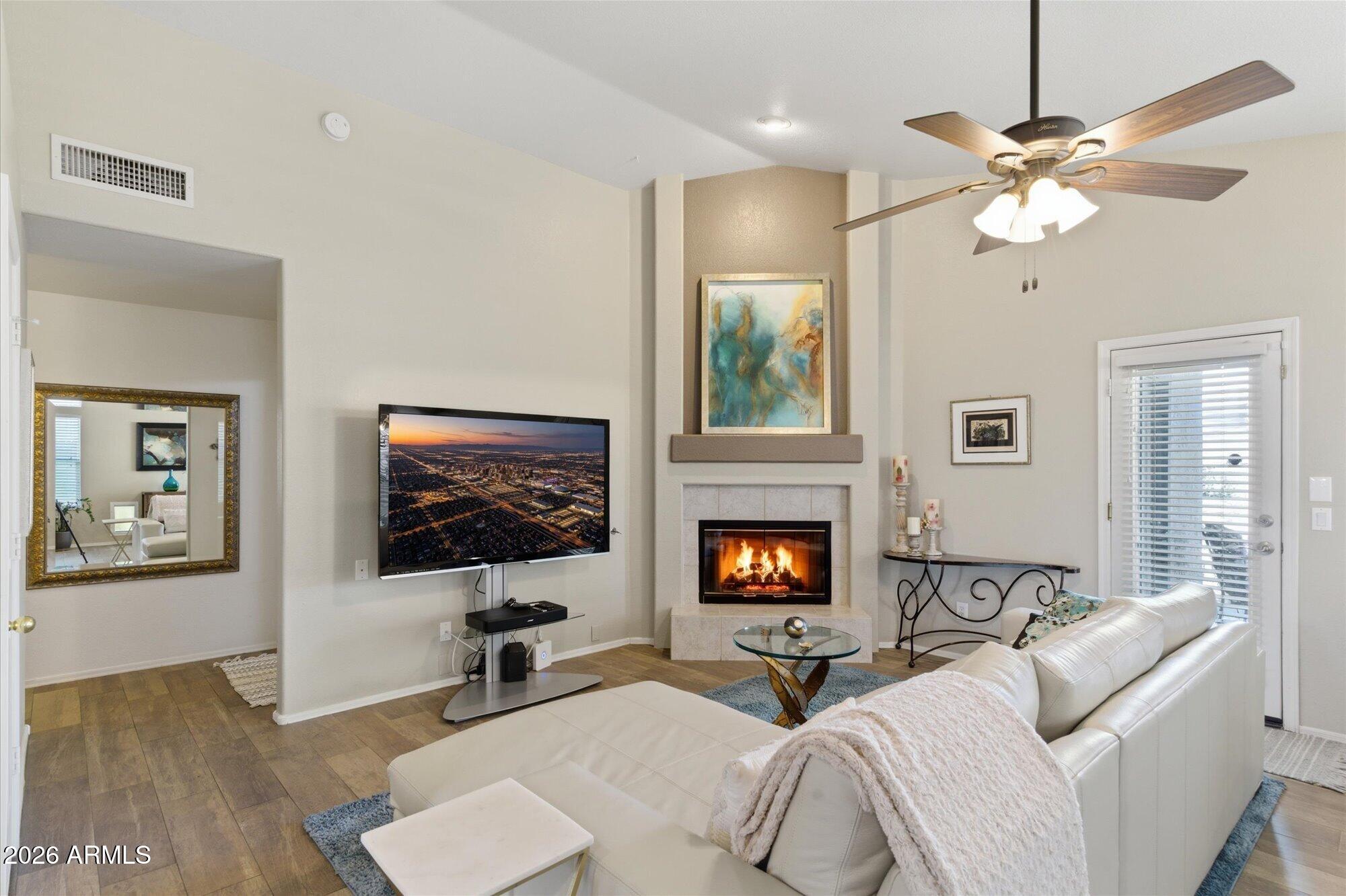 4712 E ADOBE Drive