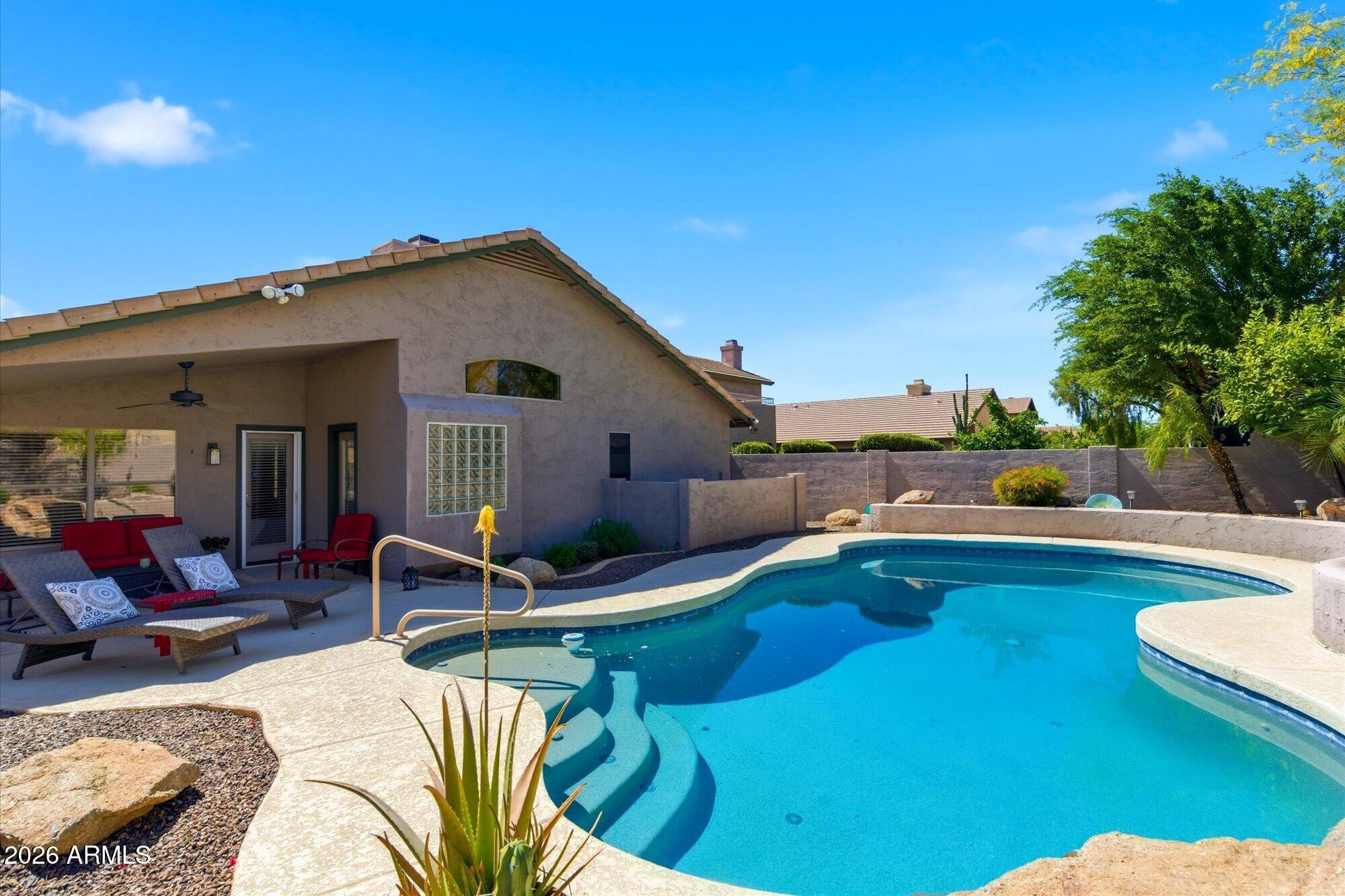 4712 E ADOBE Drive