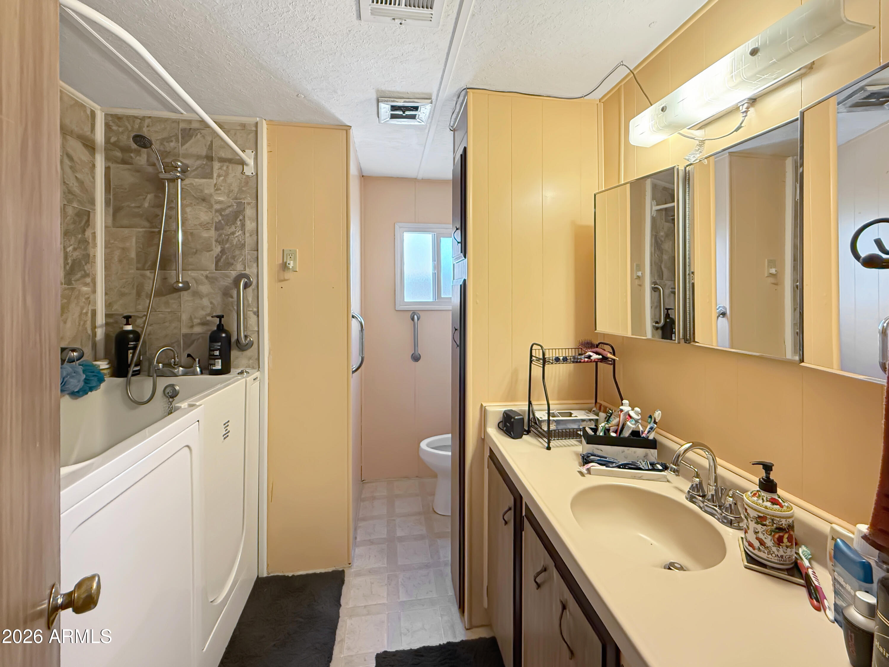 2050 W DUNLAP Avenue B149