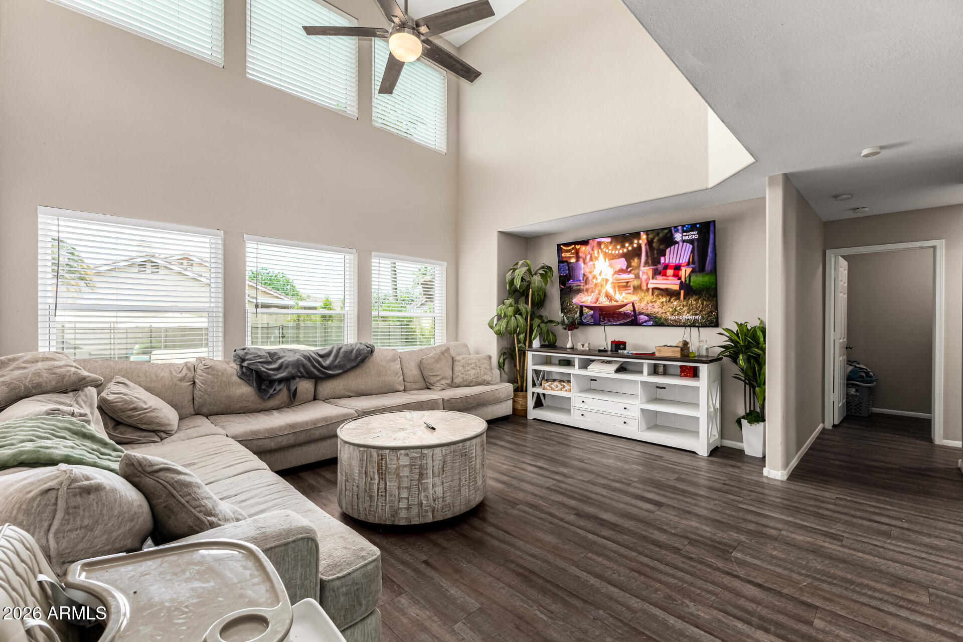 1114 N WHIPPLE Court