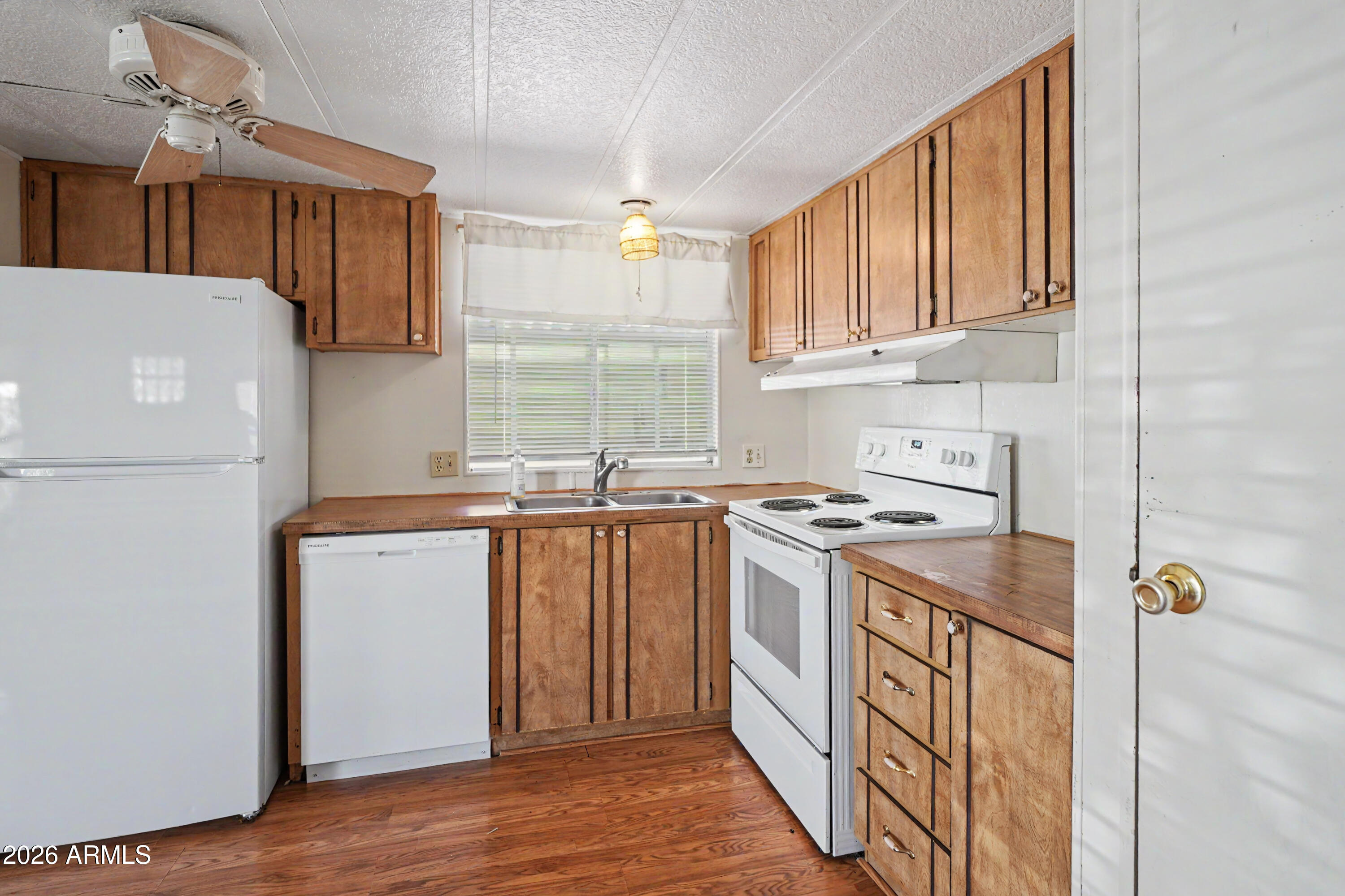2605 S TOMAHAWK Road 65