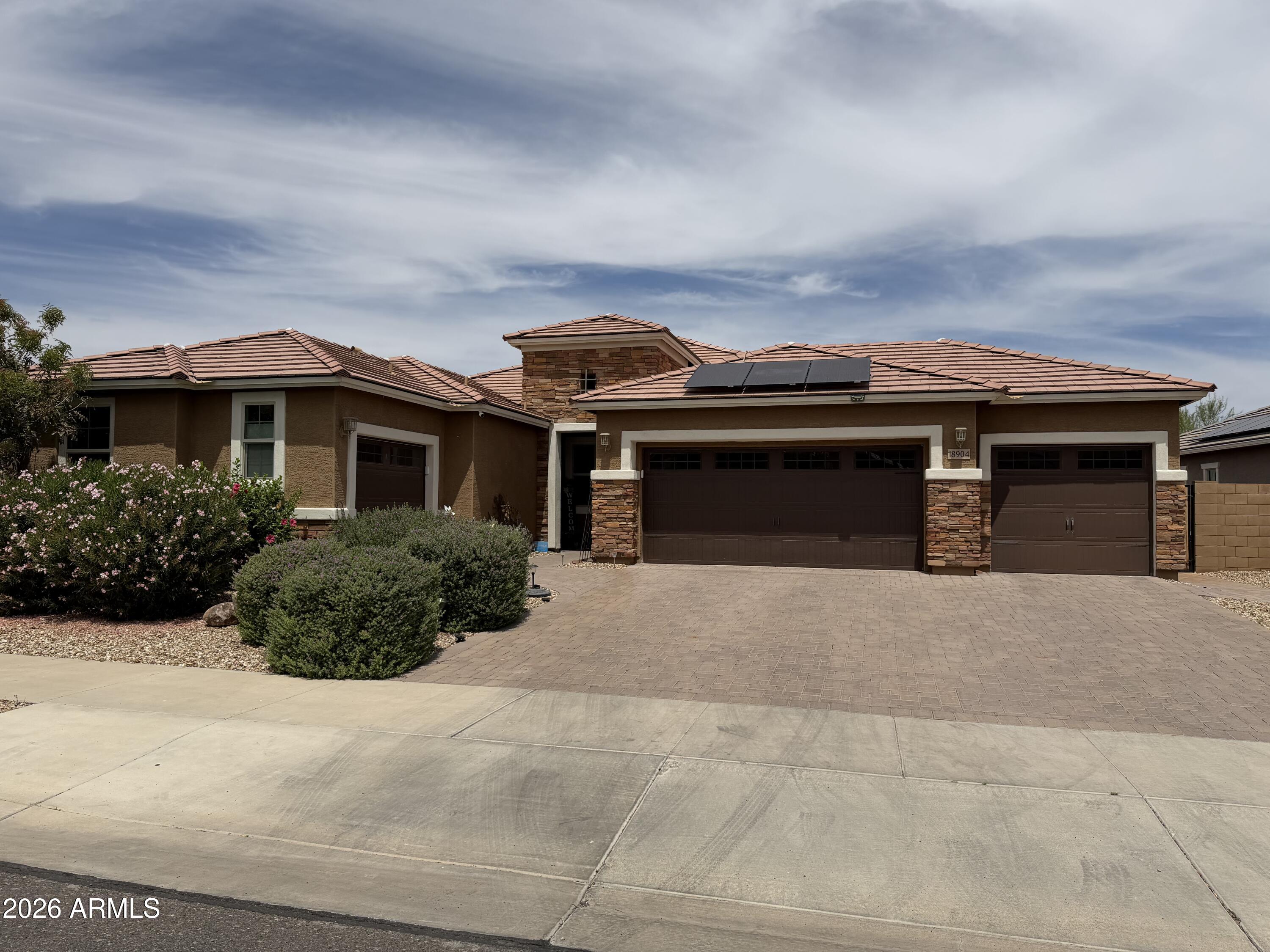18904 W MERCER Lane