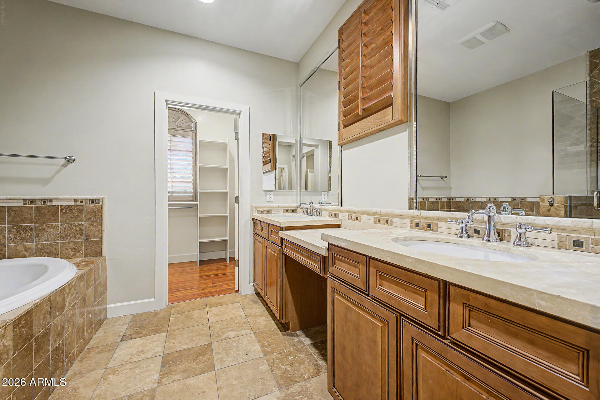 3510 E LAKEWOOD Parkway 115