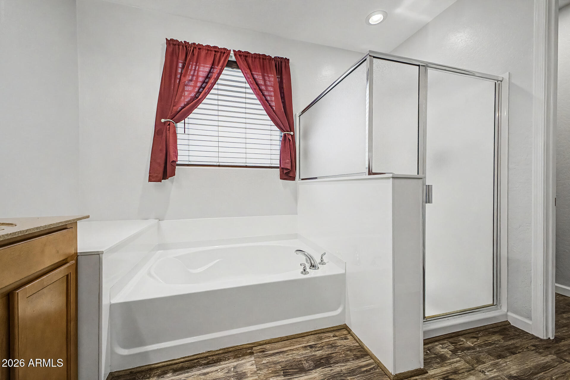 744 W DESERT HOLLOW Drive