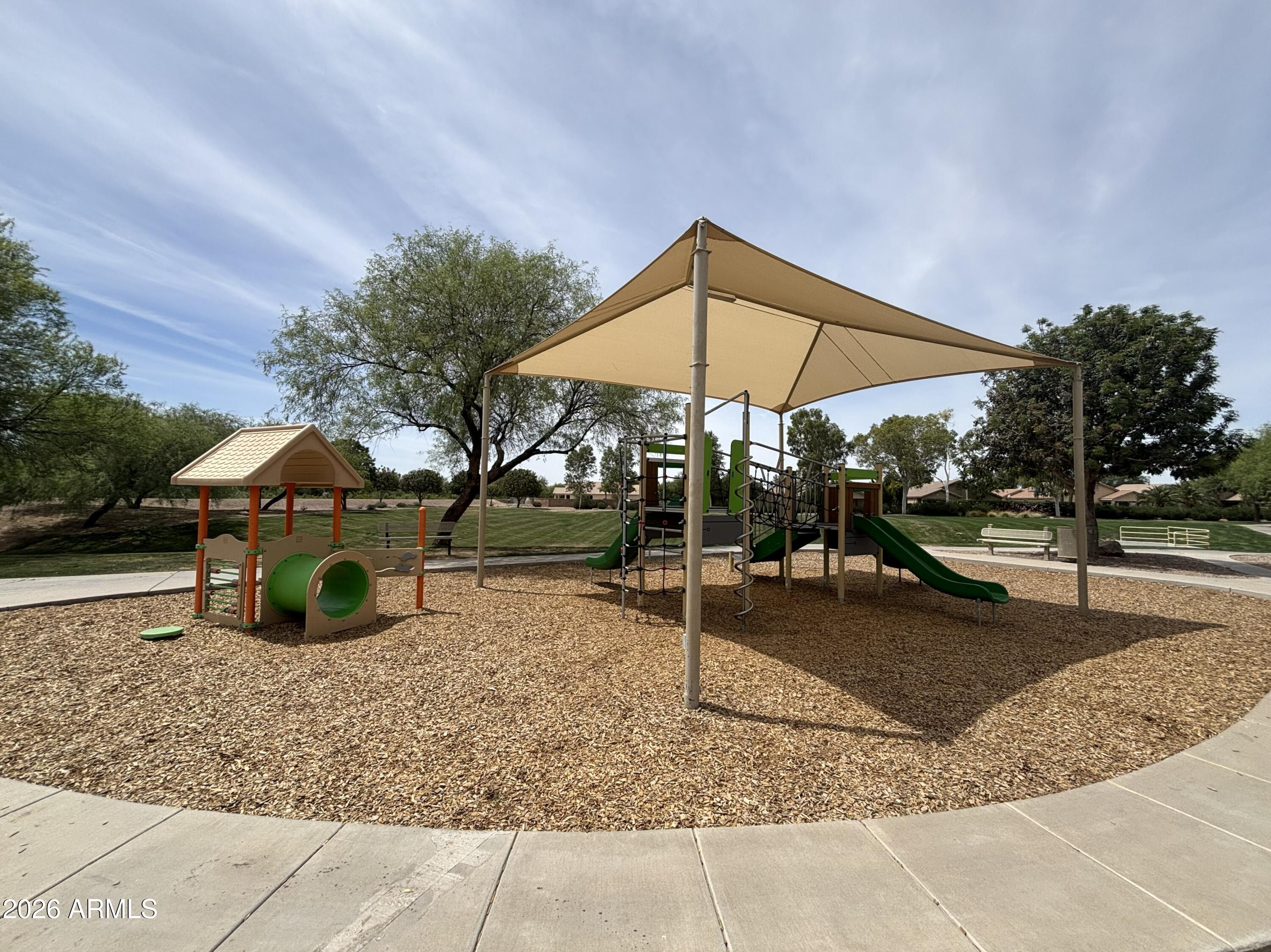 21063 E CALLE DE FLORES
